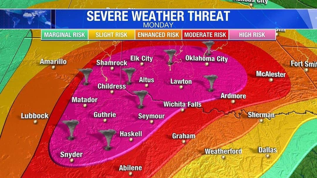 NBC Newsさんのインスタグラム写真 - (NBC NewsInstagram)「DEVELOPING: National Weather Service expands its "High Risk" severe #weather outlook area to include all of #OklahomaCity. . "Outbreak of tornadoes, some potentially long-track and violent" expected Monday in parts of #Texas and #Oklahoma, NWS says. Click the link in our bio for more.」5月20日 23時02分 - nbcnews