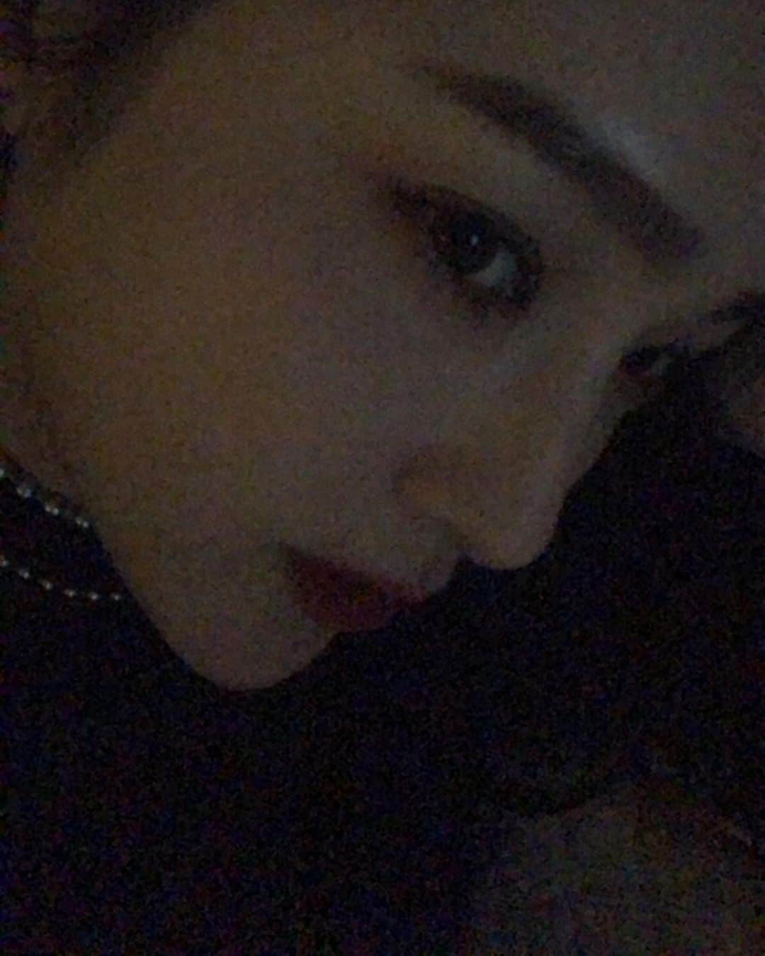 のインスタグラム：「🌙 . . . 今日は早めに寝よっと #よい夜を」