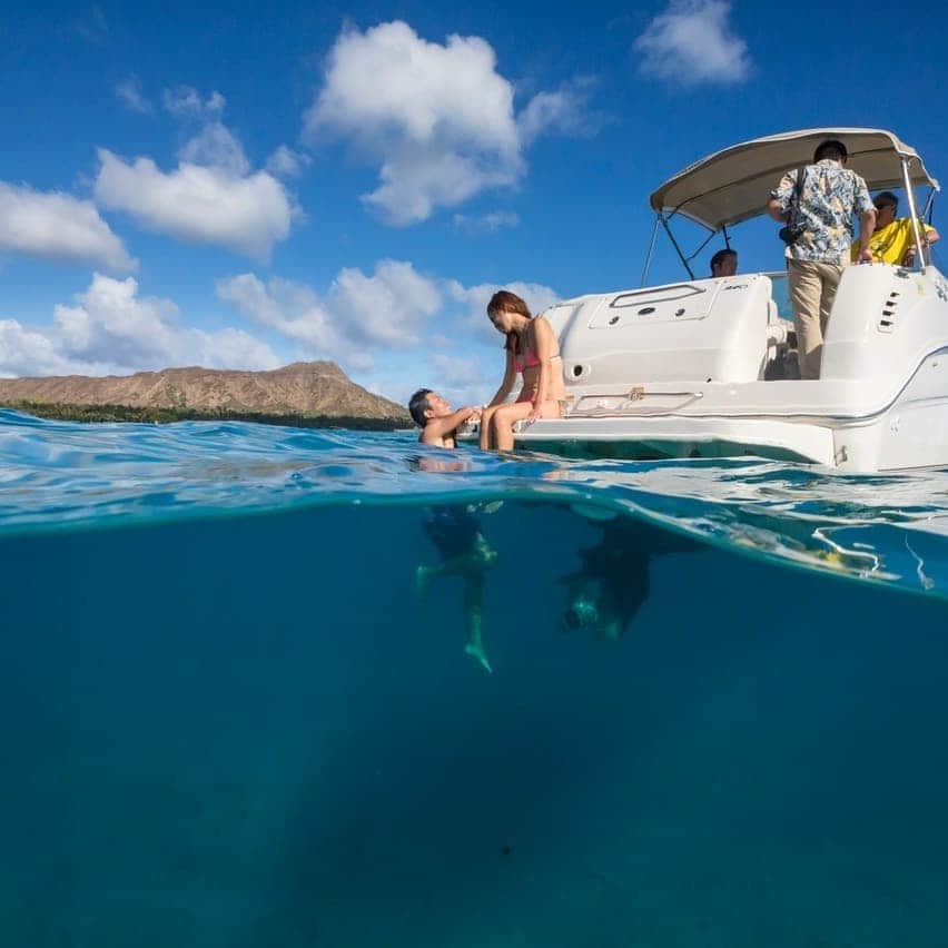 Luxury Cruise by Captain Bruceさんのインスタグラム写真 - (Luxury Cruise by Captain BruceInstagram)「🌺ワイキキ沖で。⠀ ボートから眺めていると、ハワイがもっと大好きに⠀ ⠀ ⠀ #captainbruce #privatecharter #waikiki #oahulife #hawaii #ocean #boatcharter #hawaiivacation  #relaxing_time #diamondhead #luckywelivehi #キャプテンブルース #プライベートクルーズ #ワイキキ #ハワイ #海 #ダイアモンドヘッド」5月20日 22時57分 - cptbruce_hi
