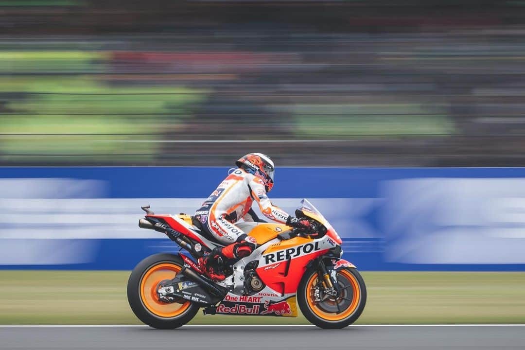 レプソル・ホンダさんのインスタグラム写真 - (レプソル・ホンダInstagram)「👈 BRAKE 👈 ⠀⠀⠀⠀⠀⠀⠀⠀⠀ #FrenchGP #25RepsolHonda #Repsol #MotoGP #Honda #Racing #RepsolHonda #HRC #RC213V #JL99 #JorgeLorenzo #JL99😈 #ThePowerOfDreams #Motorcycle #France #Brake #StoppingPower」5月20日 14時03分 - hrc_motogp