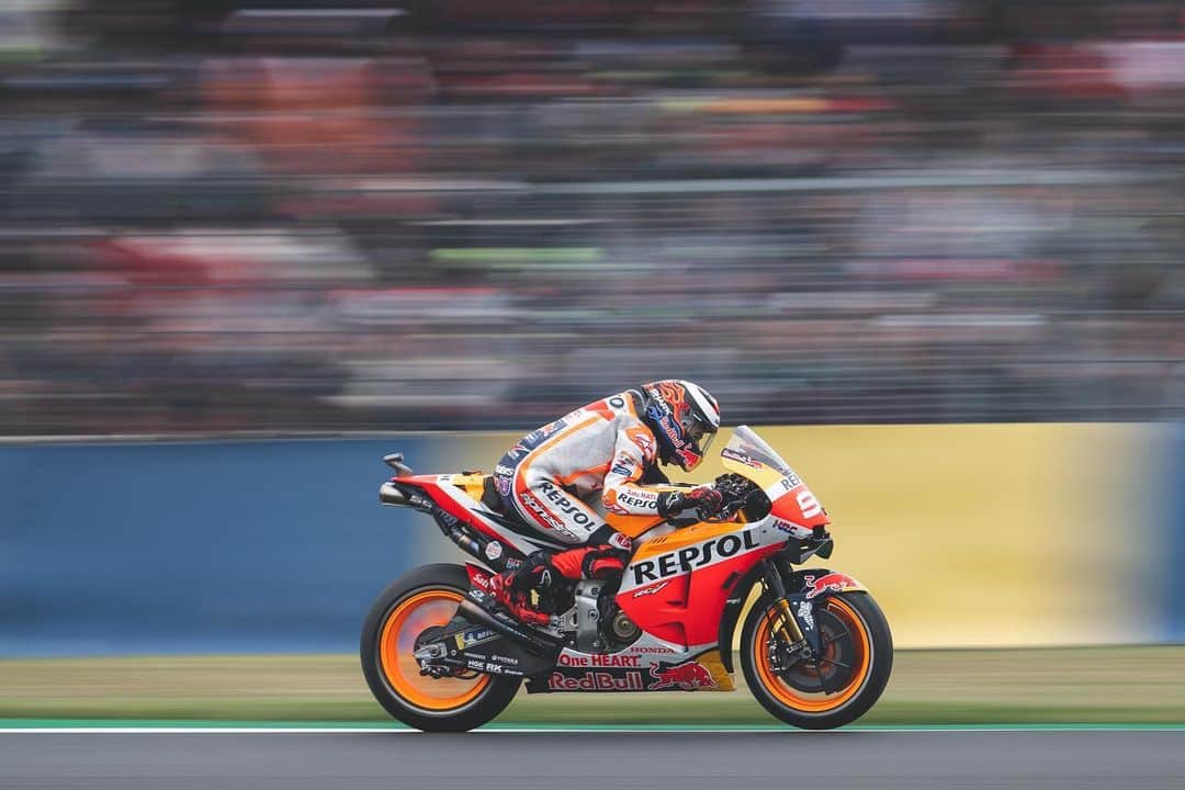 レプソル・ホンダのインスタグラム：「👈 BRAKE 👈 ⠀⠀⠀⠀⠀⠀⠀⠀⠀ #FrenchGP #25RepsolHonda #Repsol #MotoGP #Honda #Racing #RepsolHonda #HRC #RC213V #JL99 #JorgeLorenzo #JL99😈 #ThePowerOfDreams #Motorcycle #France #Brake #StoppingPower」