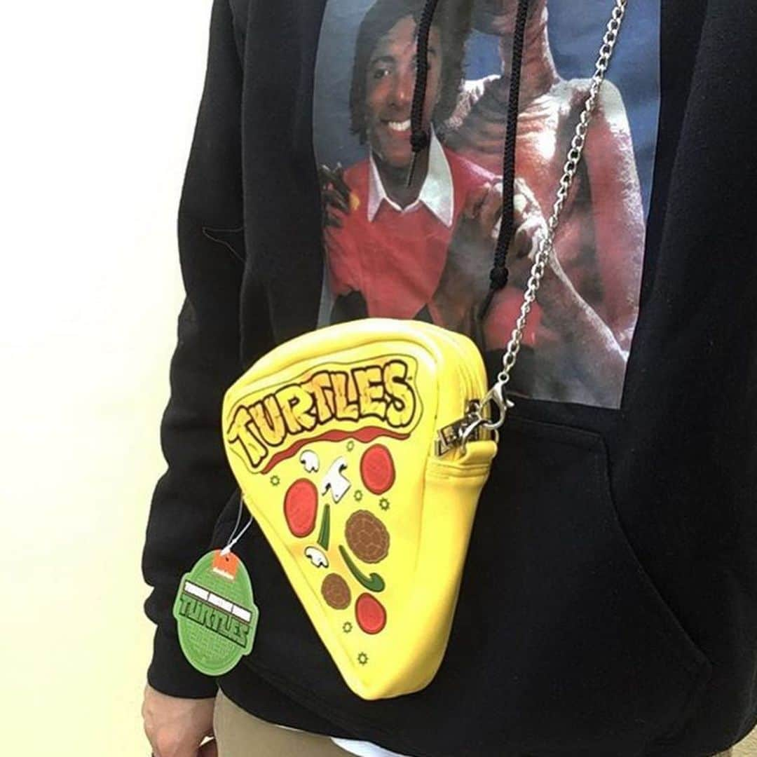 おもちゃやSPIRALさんのインスタグラム写真 - (おもちゃやSPIRALInstagram)「TURTLES PIZZA BAG 入荷しました！  4500円です！」5月20日 14時35分 - spiral_toy