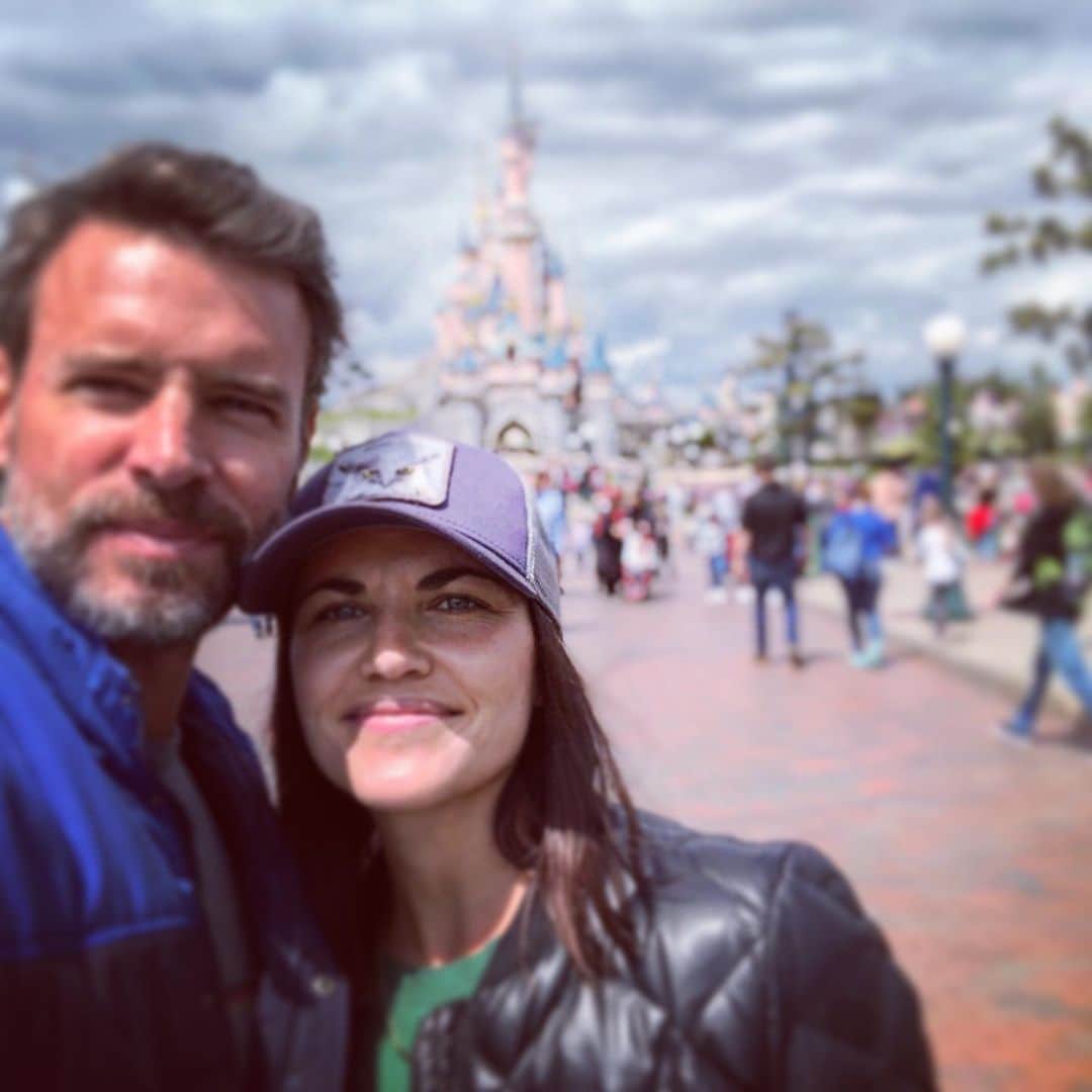 スコット・フォーリーのインスタグラム：「My girl and I.  #disneylandparis @disneylandparis」