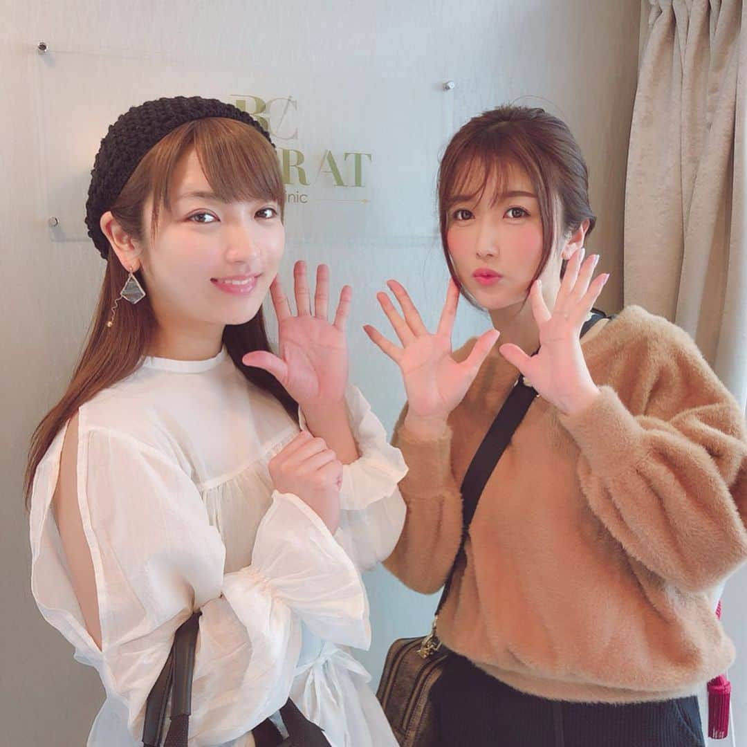 大槻ひびきさんのインスタグラム写真 - (大槻ひびきInstagram)「B/CARATさんに通い始めて３回目😊 今回も美顔鍼でお顔引き締めてもらいました🌸 院長先生が毎回私の顔のコンディションを見て施術するんだけど 今日の私は頬の余計なお肉が主張してて浮腫んでいた😭 先生が鍼で悩みを解消してくださりました。 リフトアップ助かります💦 ありがとうございました😊 ・ 美顔鍼気になる方は治療院に℡、 院長指名希望の方は院長に直接DMで予約できるそうです🌟 私のインスタ見たって伝えてると話がスムーズに進むよ😊 ・ 偶然しぉちゃんに遭遇した🌸 今度ごはん行くー☺️💓 #杉崎先生 #きゅきゅっと美容鍼 #BCARAT式美容鍼 #BCARATbykoritorinic #BCARAT #Beauty #Body #Balance #笹塚 #笹塚美容鍼 #美容鍼 #美顔鍼 #むくみ #小顔 #リフトアップ #駅近 #先生優しい」5月20日 14時34分 - yanhibi0221