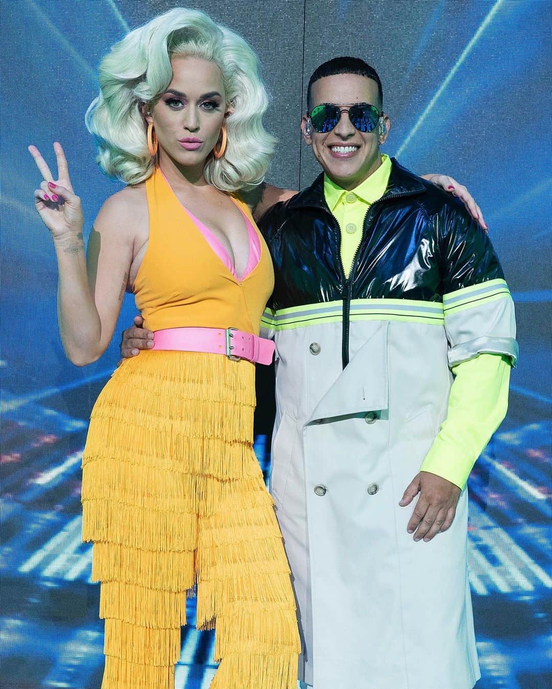 Just Jaredさんのインスタグラム写真 - (Just JaredInstagram)「@katyperry & @daddyyankee hit the stage for a performance of their song “Con Calma” during the @americanidol finale! #KatyPerry #DaddyYankee #AmericanIdol Photos: ABC」5月20日 14時42分 - justjared