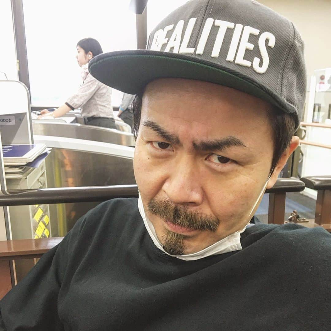 N∀OKIさんのインスタグラム写真 - (N∀OKIInstagram)「10.-FEET  長崎稲佐山 色んな蓄積した歴史 事や人を思い出したLive  AND HUG いちびって鹿児島フェスティバルTシャツメンバーに見せびらかしてたら歌詞全部ぶっ飛んだ  なんやかんやゲスト勢  総員ALL 40  OVER〜 生命体は知らんけど… 全て最幸  KJバリうるさおもろかった  おめでとうありがとう 10-FEET  ほな やっとOFF  京都いぬわ #10FEET」5月20日 15時05分 - chairoy1945