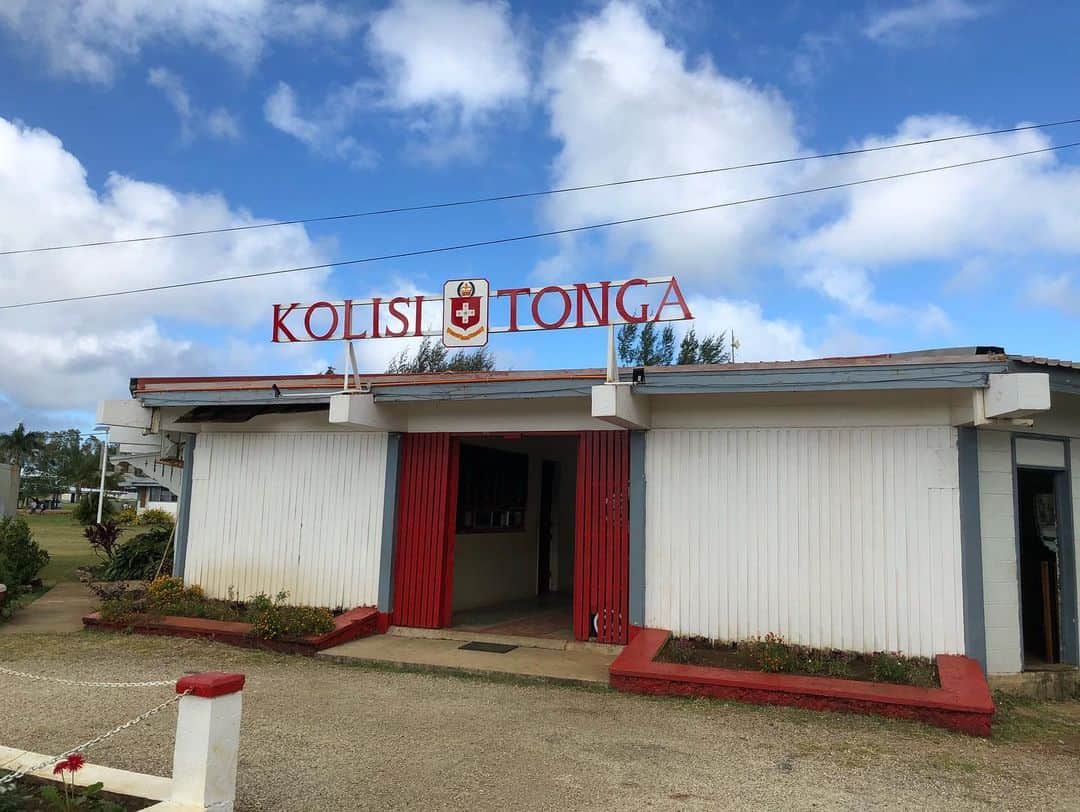 ファレ・シミタイトコさんのインスタグラム写真 - (ファレ・シミタイトコInstagram)「Excited to work with Tonga College in creating the FaleDojo.com scholarship. Giving back to the islands and creating opportunities @faledojo  #tonga」5月20日 15時16分 - toksfale