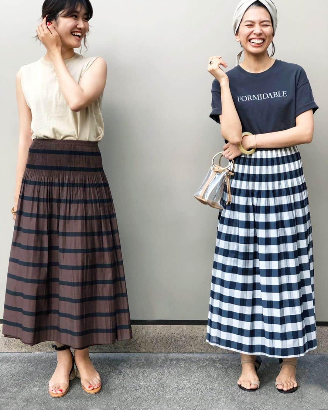 IENAさんのインスタグラム写真 - (IENAInstagram)「ーNew Reversible skirt！ー﻿﻿ ﻿﻿ ﻿﻿ イエナで今シーズン大人気の“リバーシブルスカート”﻿ に新色が加わり再入荷致しました❤️﻿ 生地全体にストレッチ糸が織られていて﻿﻿ 着心地もとってもらくちん！﻿﻿ ﻿﻿ お客様からのレビューも多数頂いている人気アイテムです。﻿ ﻿ カラーやサイズが揃ううちに、是非ご覧くださいませ☺︎🌟﻿﻿ ﻿﻿ ﻿﻿ ﻿﻿ ★お客様のレビュー★﻿﻿ ﻿﻿ 『軽く畳んでもシワっぽくならないので旅行に持っていきました』﻿﻿ ﻿﻿ 『どちらを表にするか迷ってしまう程両面とも可愛い』﻿﻿ ﻿﻿ 『生地がとても軽く真夏でも穿けそうです!』﻿﻿ ﻿﻿ 『腰回りが膨らみすぎずスッキリ見える!』﻿﻿ ﻿﻿ ﻿﻿ ﻿﻿ skirt【IENA】¥15,000+tax﻿﻿﻿ size:36.38﻿﻿ col:ブラック、ブラウン、ネイビー﻿﻿ no.19060900429120﻿﻿ ﻿ ﻿ ﻿ ●オンラインストアでは本日5/20(月)﻿ 準備が整い次第発売となります✨✨✨﻿ ﻿﻿﻿ ●カラー展開など詳しくはスタッフまで。﻿ ﻿ ﻿ ﻿﻿ ------------------﻿﻿﻿ ﻿﻿ いよいよ明日まで‼️﻿﻿ ‐ALL 10%OFF Campaign-﻿﻿﻿﻿ ﻿﻿﻿ ベイクルーズ ストア特別企画💫﻿﻿﻿﻿ 2019/5/16 (木)12:00 ～ 2019/5/21 (火)23:59まで﻿ ﻿﻿﻿ ﻿詳しくはベイクルーズストアをチェック！﻿﻿﻿﻿ ﻿﻿﻿﻿﻿﻿ ------------------﻿﻿﻿﻿﻿ ﻿﻿﻿ ﻿﻿﻿﻿ and more...﻿﻿﻿ tap to shop!🛒﻿﻿﻿﻿﻿﻿ ﻿﻿ ﻿﻿﻿﻿﻿ #iena_19ss﻿﻿﻿﻿﻿﻿﻿﻿﻿﻿﻿﻿﻿﻿﻿﻿﻿﻿﻿﻿﻿﻿﻿ ﻿﻿﻿ #iena ﻿#earlysummer﻿﻿﻿﻿﻿﻿﻿﻿﻿﻿﻿﻿﻿﻿﻿﻿﻿﻿﻿ #スカートコーデ」5月20日 15時30分 - iena_jp