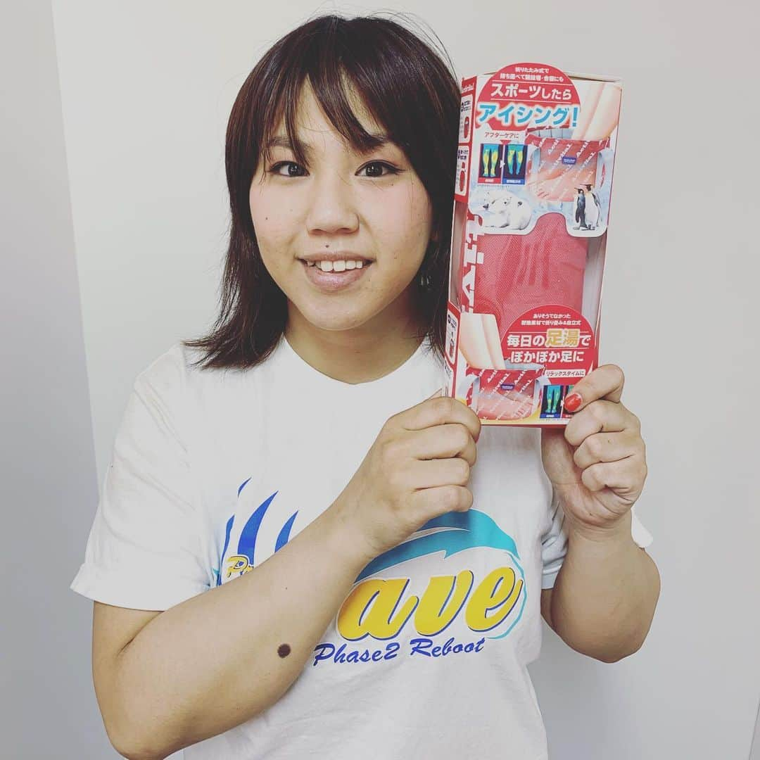 桜花由美さんのインスタグラム写真 - (桜花由美Instagram)「グッズマンさんで販売している持ち運び楽々なアイシングバック。 お湯も入れられる！  両足入れても大丈夫な大きさ。  どこにも持って行ってもかさばらない、荷物にならない♪ 便利グッズ！  #wavepro  #prowrestling  #女子プロレス #女子プロレスラー #プロレス  #プロレスラー #プロレスリングwave #Activital  #アクティバイタル  #フットサポーター  #愛用 #足首サポーター  #shopzabun #グッズマン  #スポーツ  #アイシング #大事」5月20日 15時42分 - ohkayumi