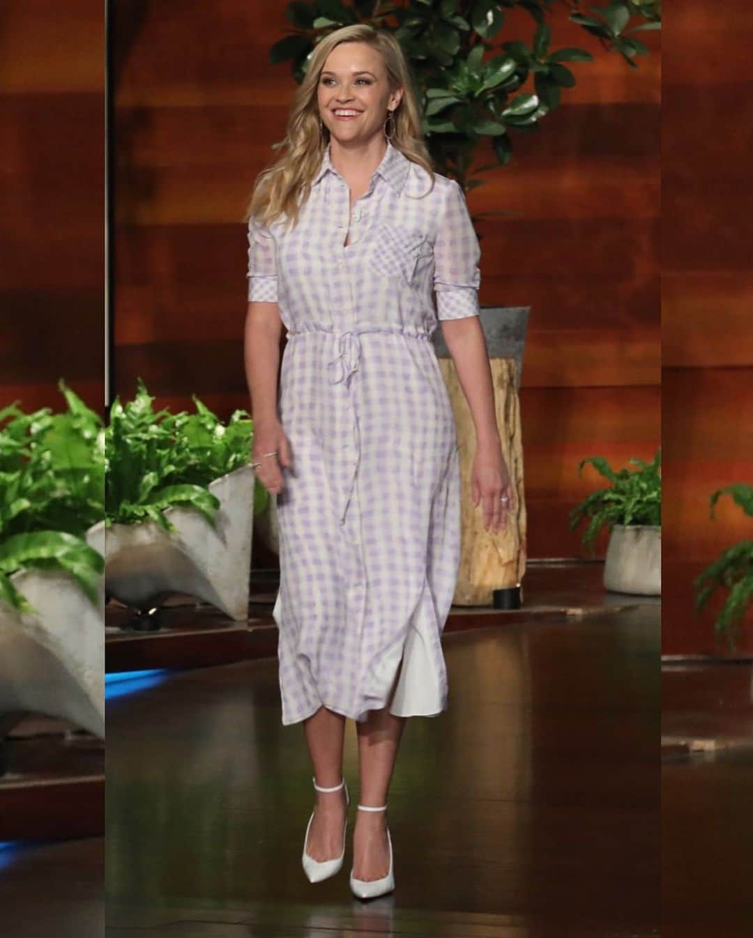 Just Jaredさんのインスタグラム写真 - (Just JaredInstagram)「@reesewitherspoon dishes on “Legally Blonde 3” during her upcoming appearance on @theellenshow! Tap the Reese pic at the LINK IN BIO to watch a clip of her interview.  #ReeseWitherspoon #LegallyBlonde Photos: Michael Rozman/Warner Bros.」5月20日 15時53分 - justjared