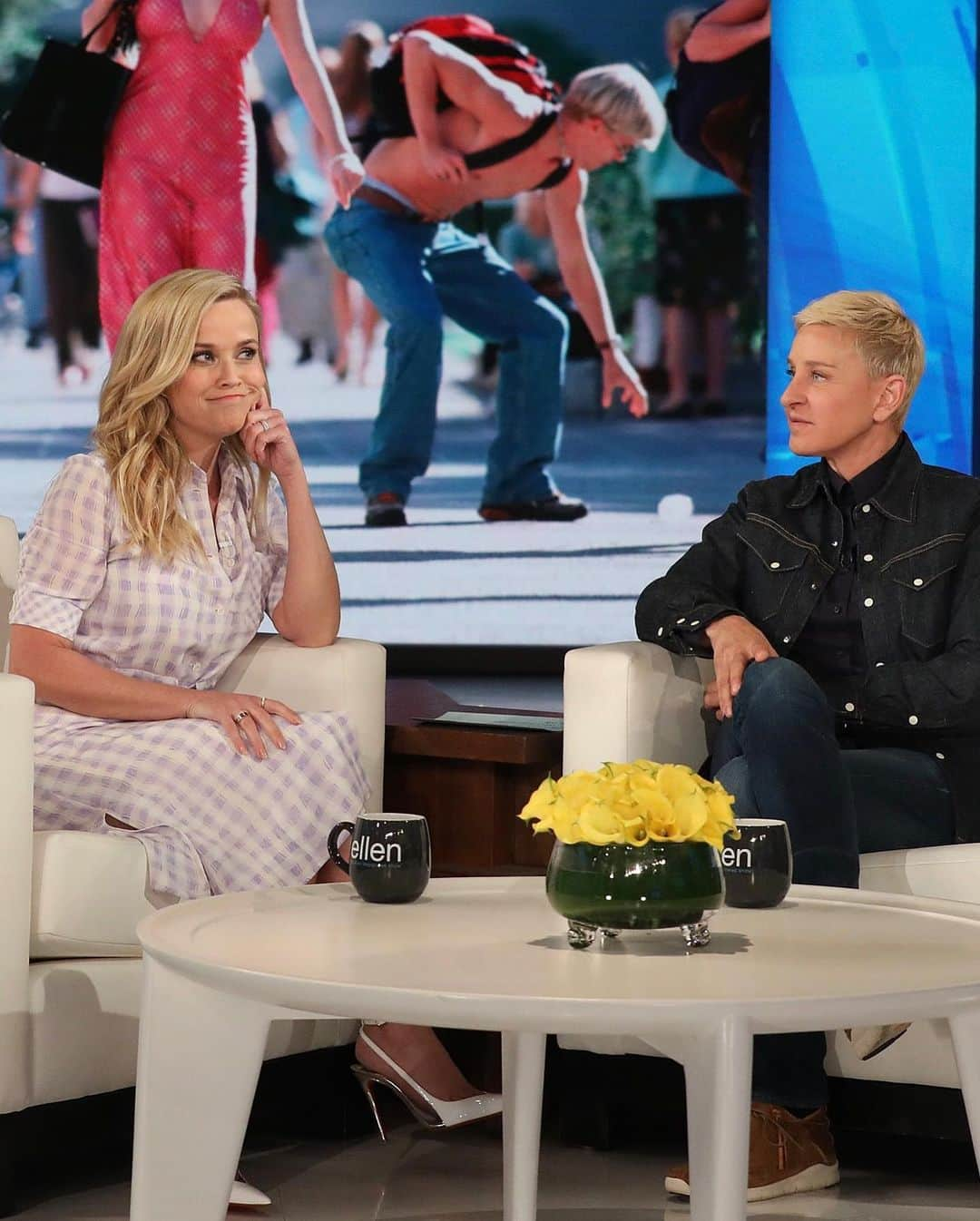 Just Jaredさんのインスタグラム写真 - (Just JaredInstagram)「@reesewitherspoon dishes on “Legally Blonde 3” during her upcoming appearance on @theellenshow! Tap the Reese pic at the LINK IN BIO to watch a clip of her interview.  #ReeseWitherspoon #LegallyBlonde Photos: Michael Rozman/Warner Bros.」5月20日 15時53分 - justjared