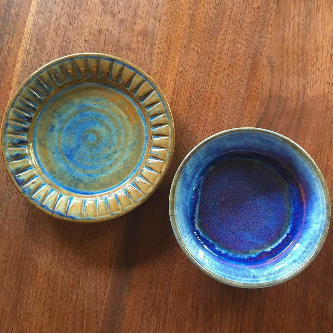 相馬絵美さんのインスタグラム写真 - (相馬絵美Instagram)「#vegeforkmarket で一目惚れしたものたち♡ 青が美しい#ArtCraftParty の陶器。 料理教室で活躍させるんだー✨ ニットの鮮やかな#tonocozi のアクセサリー💎 お気に入りが増えました！」5月20日 16時01分 - somaemi