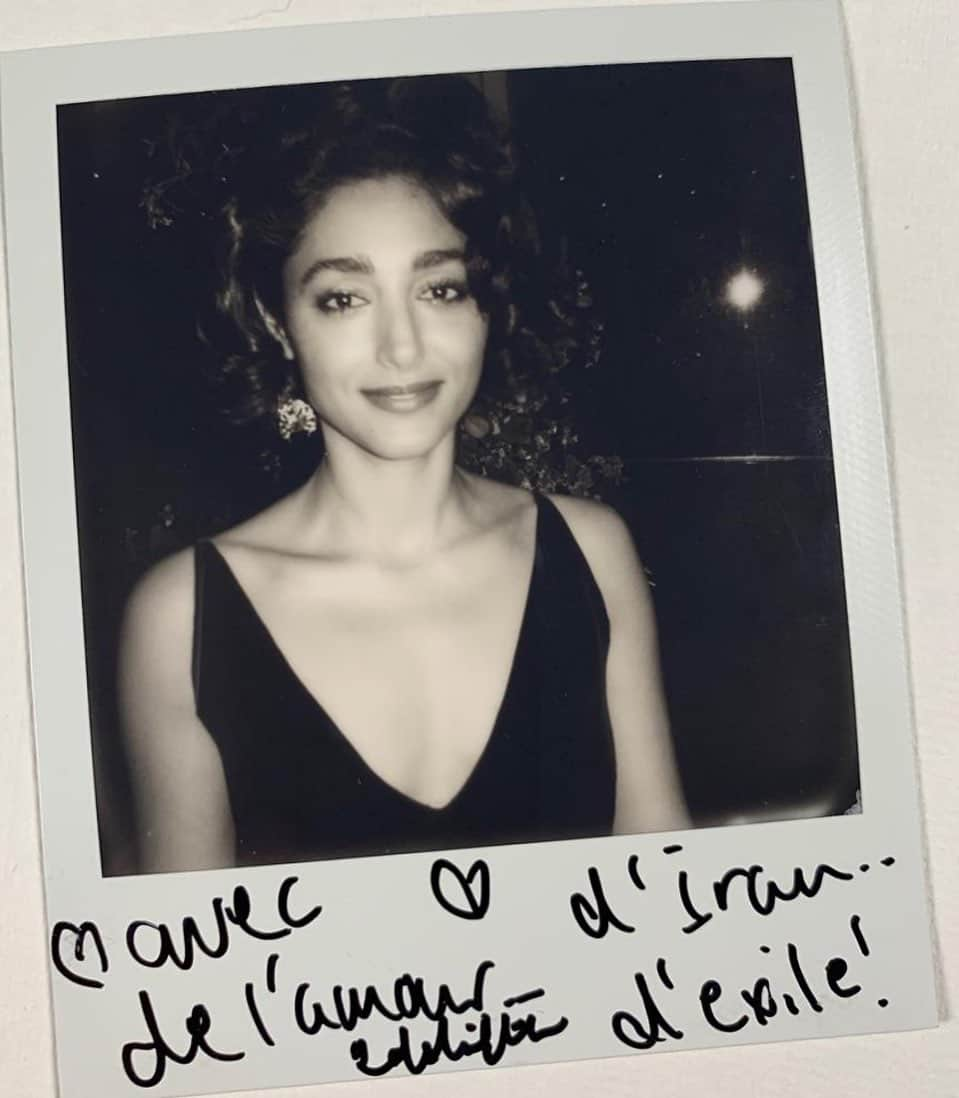 Vogue Parisさんのインスタグラム写真 - (Vogue ParisInstagram)「Polaroids from Cannes: @golfarahani who joined us at the Vogue x @Dior dinner, at the film festival with her film ‘Angle Mort’ in the Acid selection. Stay tuned for more stars of the Croisette. #Cannes2019 #GolshiftehFarahani」5月20日 16時12分 - voguefrance