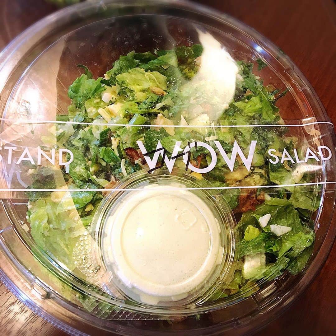 森谷佳奈さんのインスタグラム写真 - (森谷佳奈Instagram)「松江駅近くにあるサラダ屋さん (#wowsaladstand )にて今日もランチを買って行きました🥗🥗 サラダのカスタムもできるらしく野菜好きにはたまらないお店ですよ〜🥰 グリルチキンが入ったサラダは食べ応えが抜群でした。健康的！！ #サラダ #松江グルメ #ワゥサラダスタンド」5月20日 16時12分 - kana_moritani
