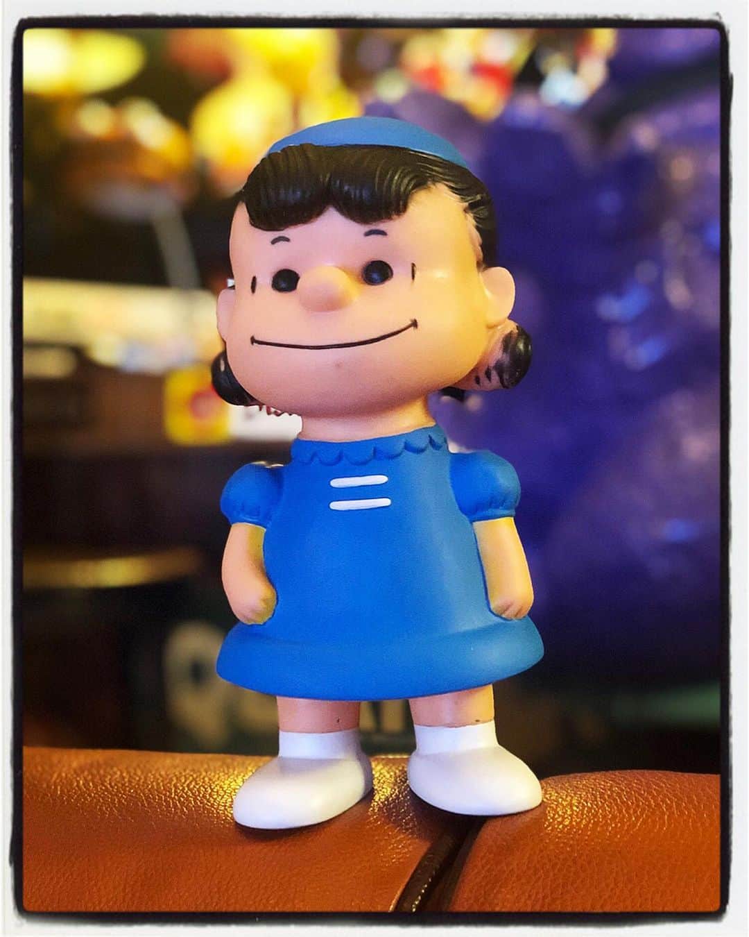 大川知英のインスタグラム：「59's PEANUTS Hunger Ford Lucy 昨日ルーシーの服のイエローオリジナルカラーをブルーに塗装👨🏽‍✈️ 完璧なプロの方の仕上がりからの光沢仕上げは素人のあたくし🌞 当たり前だけど、やはりムラが出る🚬 やってみると、プロの凄さが分かる❗️ ありがとうございました🙇‍♂️ #peanuts#hungerhord#59s#lucy #好きなブルーに塗装#最高だ #光沢仕上げ#プロの凄さ#可愛い #amecajiboys #takatsubase」