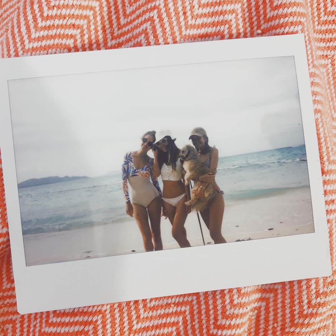 Mieさんのインスタグラム写真 - (MieInstagram)「Sunday Funday Beach Day with my girls💓🌺 #ハワイ生活 #ビーチでゆったり #ハワイの週末」5月20日 16時08分 - miefromhawaii