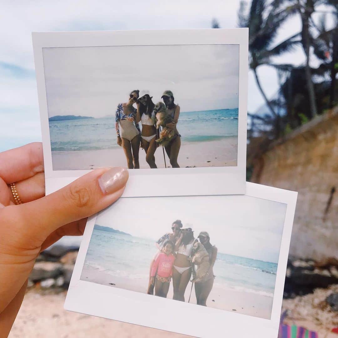 Mieさんのインスタグラム写真 - (MieInstagram)「Sunday Funday Beach Day with my girls💓🌺 #ハワイ生活 #ビーチでゆったり #ハワイの週末」5月20日 16時08分 - miefromhawaii