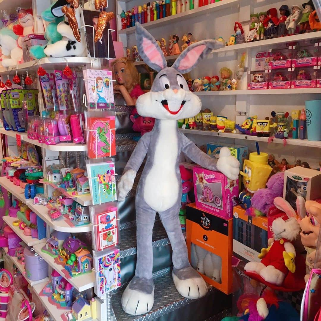 おもちゃやSPIRALさんのインスタグラム写真 - (おもちゃやSPIRALInstagram)「70's Big Bugs Bunny 入荷しました！  38000円です！」5月20日 16時21分 - spiral_toy