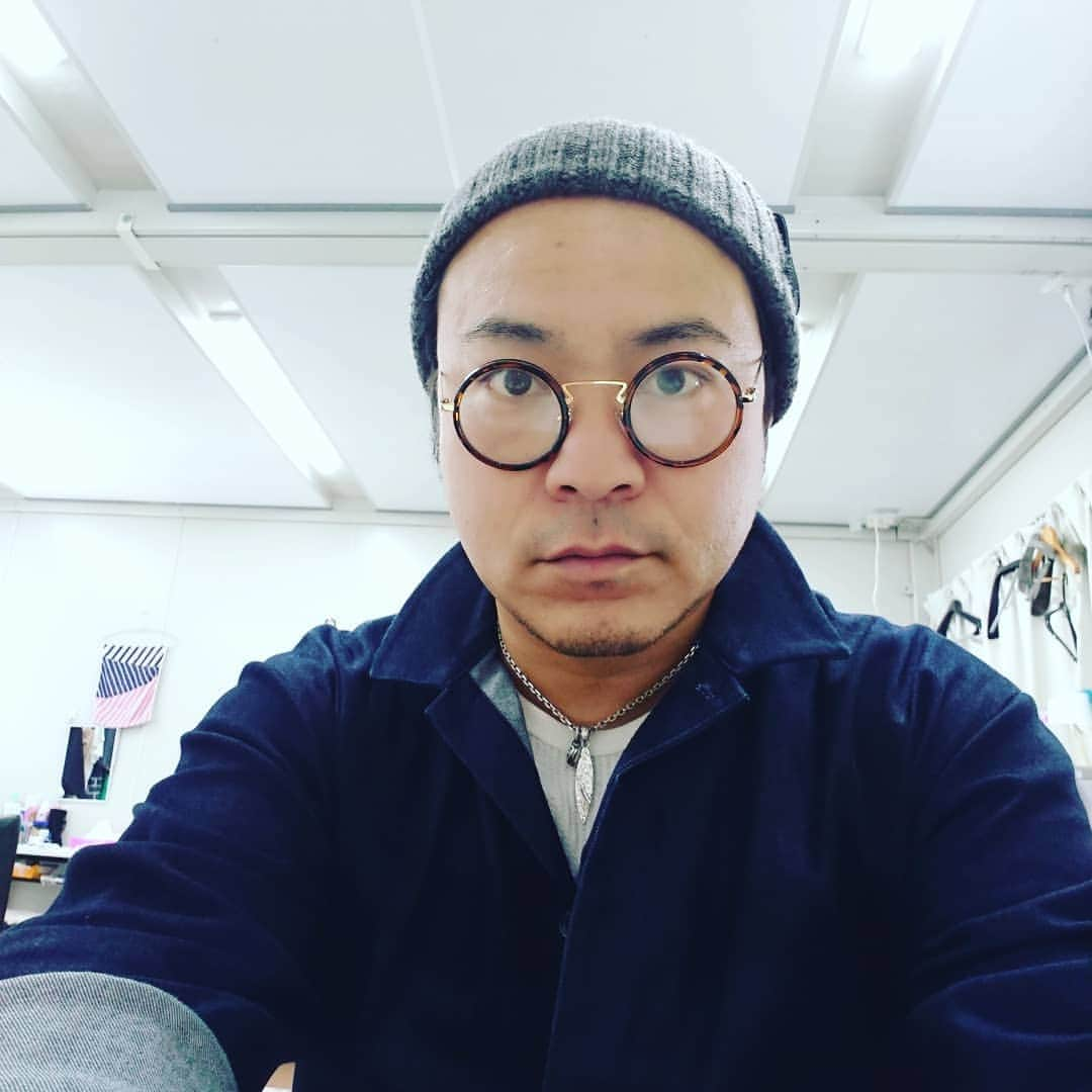 高井俊彦さんのインスタグラム写真 - (高井俊彦Instagram)「【２０１９年新喜劇２４発目☺️】 よしもと西梅田劇場酒井藍座長週✨ 無事に終わりました😃✌️ 花月旅館番頭役✋  連続記録とは花月旅館番頭やオーナー役４週連続でした🎶 こんなのはじめて🙌  来週はすっちー座長新喜劇営業、ジ・白川バンド２DAYS、そしてきいやま商店大爆笑劇場と頑張ります⤴️⤴️⤴️ 応援しに来て下さい🙇」5月20日 16時22分 - takai_toshihiko