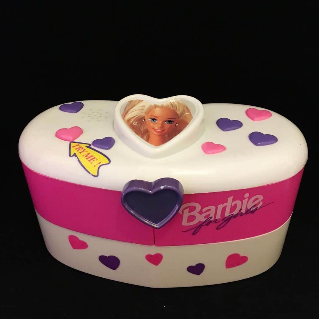 おもちゃやSPIRALさんのインスタグラム写真 - (おもちゃやSPIRALInstagram)「90's Barbie ジュエリーボックス 入荷しました！  AVON×Barbie 15000円 引き出し付き 8500円 トーキング 8500円  です！」5月20日 16時50分 - spiral_toy