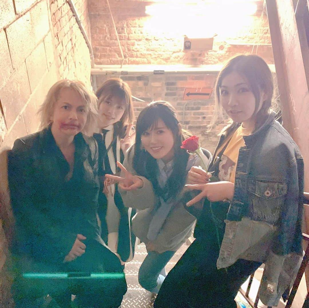 ZAQさんのインスタグラム写真 - (ZAQInstagram)「シカゴにて🇺🇸hydeさんの、HYDE LIVE 2019 USに遊びに行かせていただきました😆 めちゃくちゃに死ぬほどかっこよかった…。たぶん一生出来ないような体験をさせていただきました。 アメリカのライブハウスの圧倒的なパワー、hydeさんの魅力、音楽の素晴らしさを改めて感じた出会いでした😭✨hydeさんありがとうございました！！！ TRUEさん、佐咲紗花さん、hydeさんと☆*°」5月20日 17時03分 - zaq39