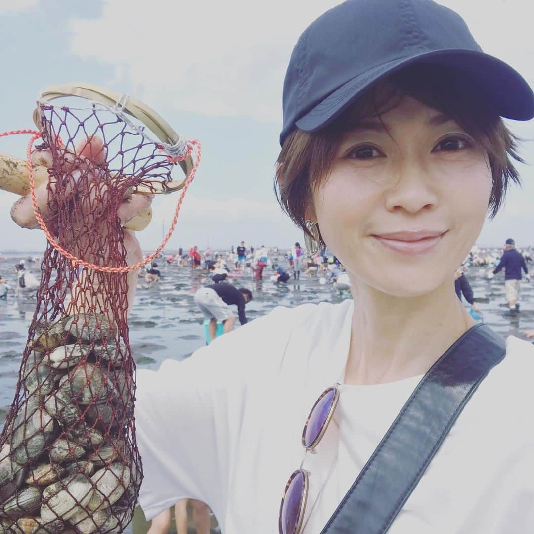 畑野ひろ子のインスタグラム：「昨日は、潮干狩りへ。 木更津からの帰りは、物凄い渋滞😂」