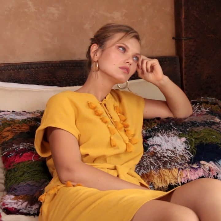 ベンシモンのインスタグラム：「Mood folk, coton tout doux et pompons indiens ☀️ > Notre collection été est en ligne 🌴 Folk mood, soft cotton and indian tassels... > Our summer collection is online 🌴 #bensimon #pe19 #summer #newin」