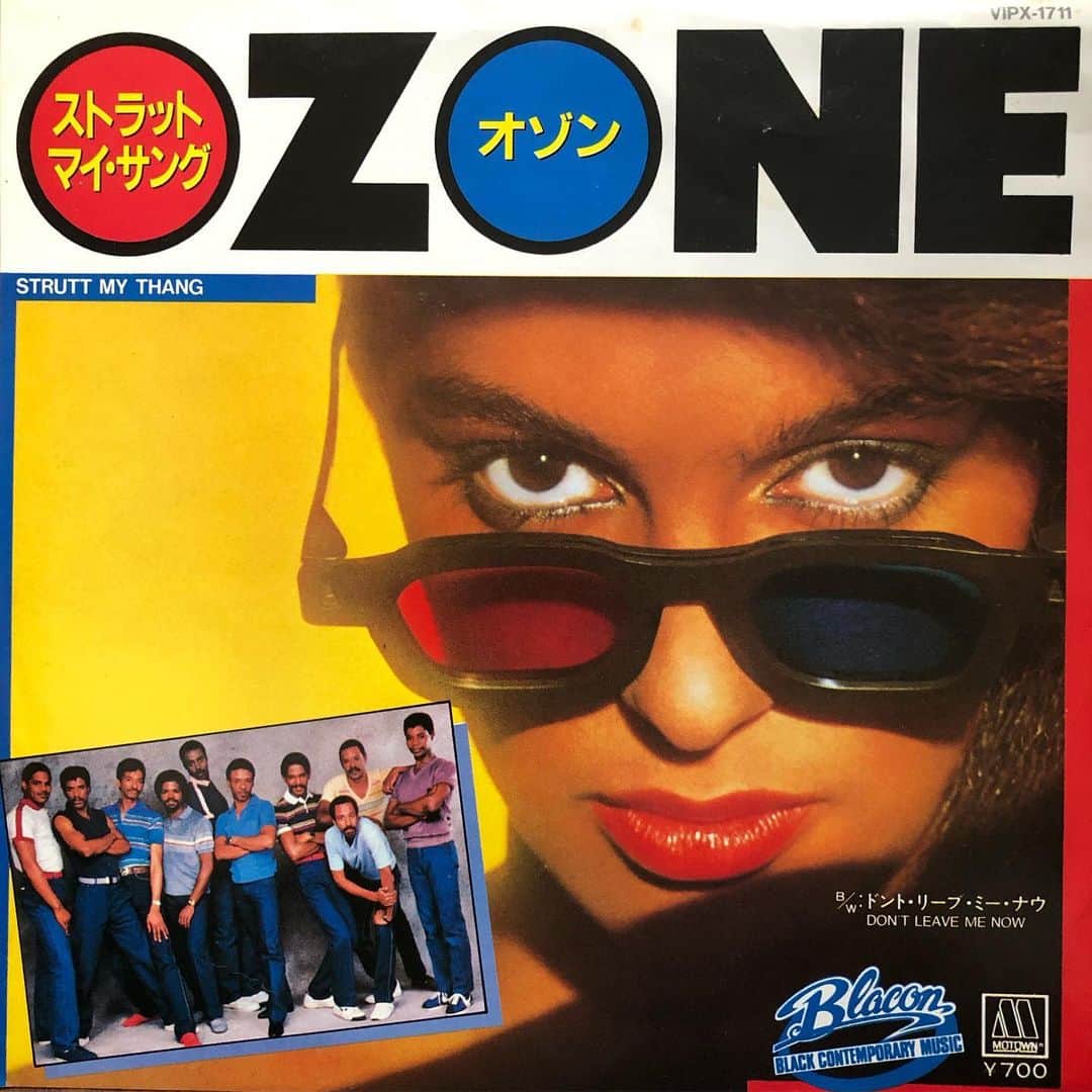 MUROさんのインスタグラム写真 - (MUROInstagram)「シングルの曲ではありませんが、同じアルバム『GLASSES』から(OUR HEARTS) WILL ALWAYS SHINE♪❤️🕶💙 #motownmonday #1983  #motownrecords #ozone  #skipstarkey  #ドーナツ盤ジャケット美術館」5月20日 17時19分 - dj_muro