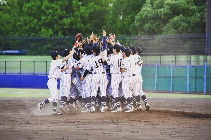 東海大学（公式）さんのインスタグラム写真 - (東海大学（公式）Instagram)「硬式野球部が首都リーグで３連覇を達成し全日本大学選手権出場を決めました🎉﻿ ﻿ 全日本大学選手権の初戦は６月11日（火）、東京ドームの第１試合（９時開始予定）で関西学生野球連盟代表と対戦します✊ ﻿ 皆さん応援をよろしくお願いします😁✨﻿ ﻿ #東海大学#硬式野球部#優勝#連覇#72回目#全日本大学選手権」5月20日 17時20分 - tokai_univ_