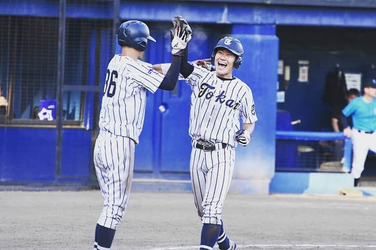 東海大学（公式）さんのインスタグラム写真 - (東海大学（公式）Instagram)「硬式野球部が首都リーグで３連覇を達成し全日本大学選手権出場を決めました🎉﻿ ﻿ 全日本大学選手権の初戦は６月11日（火）、東京ドームの第１試合（９時開始予定）で関西学生野球連盟代表と対戦します✊ ﻿ 皆さん応援をよろしくお願いします😁✨﻿ ﻿ #東海大学#硬式野球部#優勝#連覇#72回目#全日本大学選手権」5月20日 17時20分 - tokai_univ_