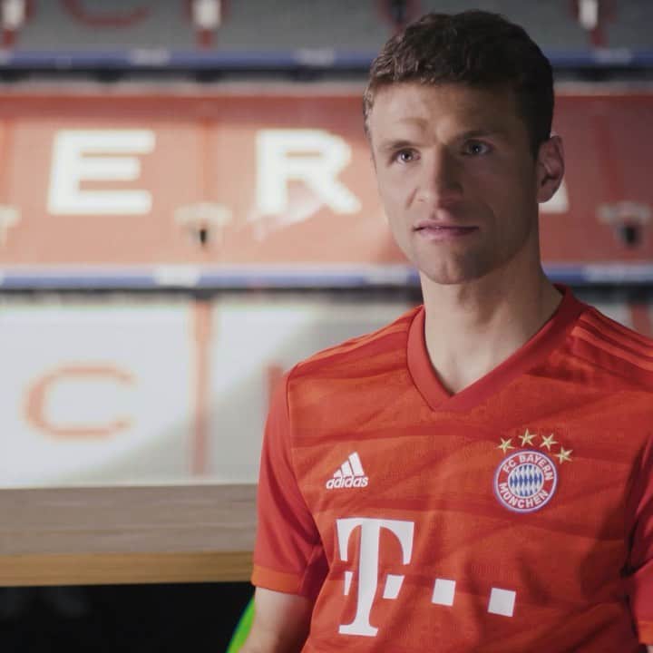 トーマス・ミュラーのインスタグラム：「Liebe Fans, auf diesem Wege möchte ich euch nochmals DANKE sagen für eure großartige Unterstützung in dieser Saison. Ihr seid unser Antrieb und unsere Motivation! #MiaSanMia #DareToCreate #esmuellert ANZEIGE」