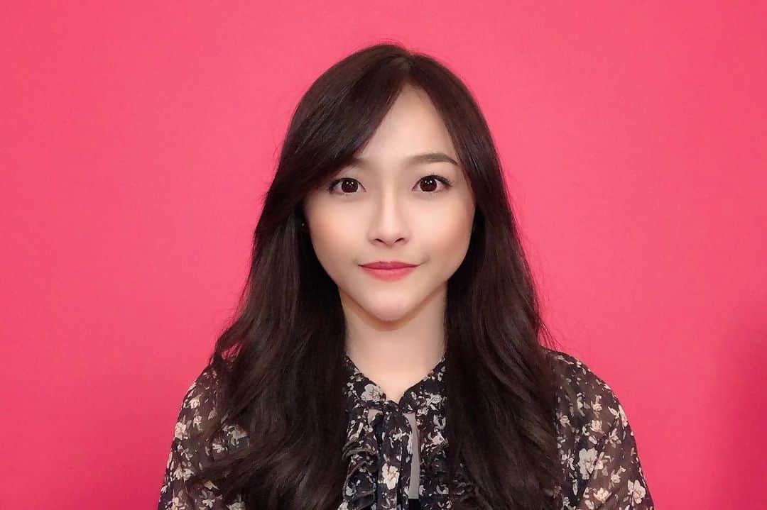 ロナ・アングラエニのインスタグラム：「Pas foto buat........ 🤔」