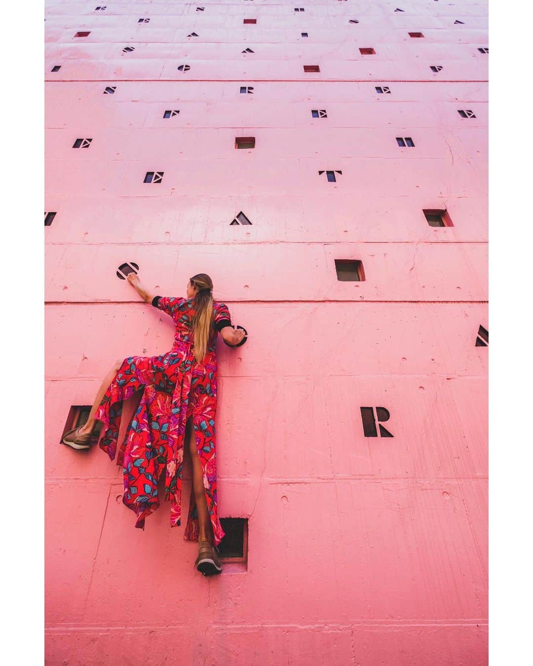 mr007のインスタグラム：「How We Roll ►  feat. @mariyahummingbird」