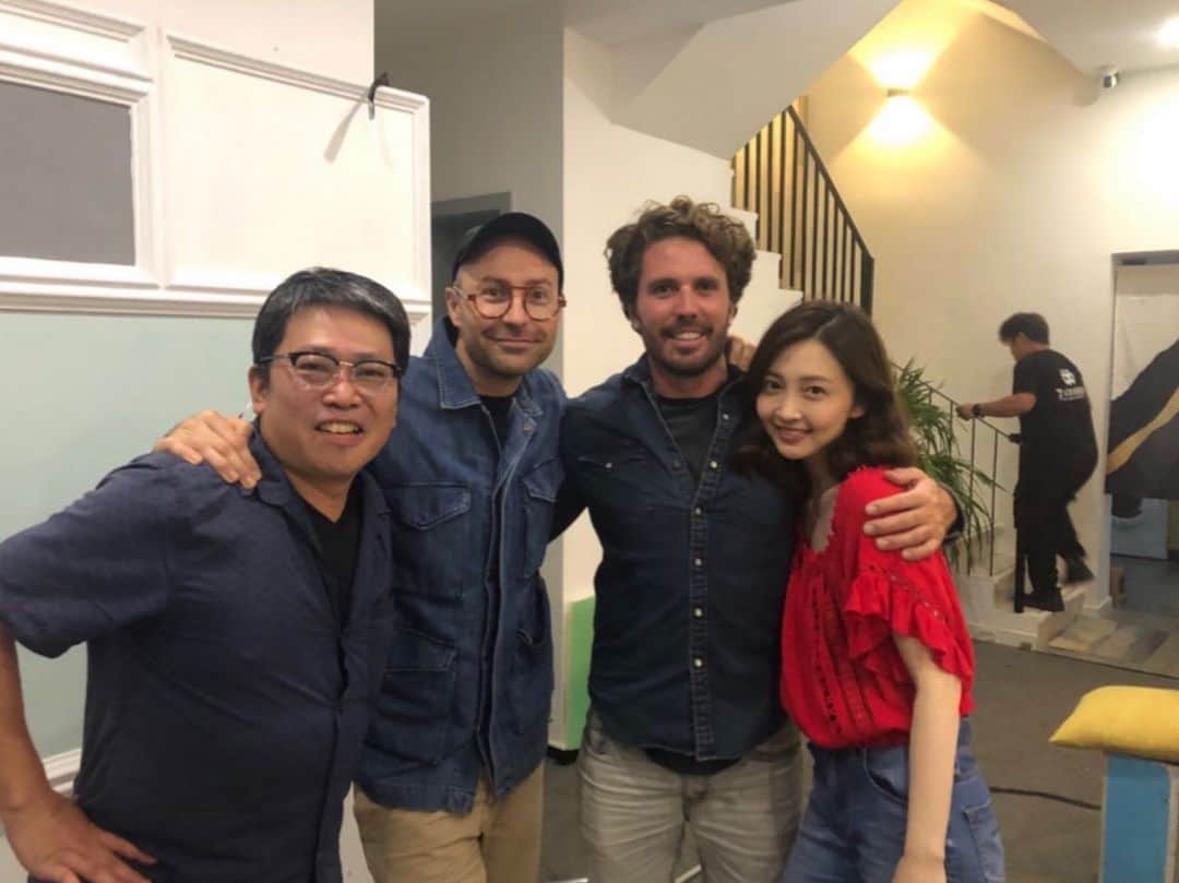 沢田ゆうのインスタグラム：「バンコクでの撮影以来、﻿ 今回もとってもお世話になりました﻿ Producer Haseさん﻿ そして﻿ Director @porteus_xandau﻿ Director of Photography David Pienaar﻿ Thank you so much for everything.✨﻿ #shooting﻿ #shanghai」