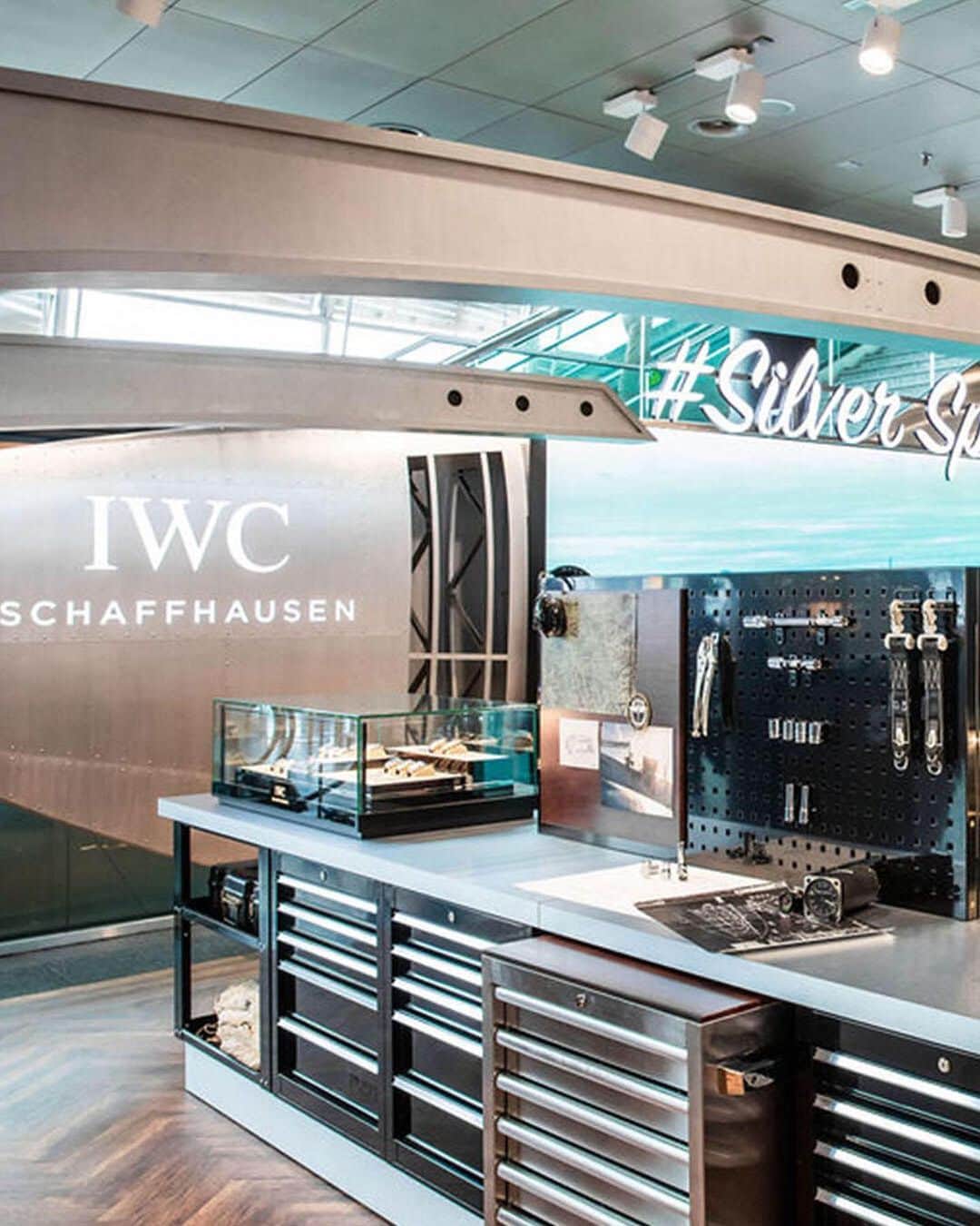 IWCさんのインスタグラム写真 - (IWCInstagram)「The dream takes flight - From now until the 16th of June, visit the IWC exhibition at Zurich Airport in the airside centre on level 1, and experience an original engine of the @thesilverspitfire. #IWCSpitfire #SILVERSPITFIRE」5月20日 17時54分 - iwcwatches