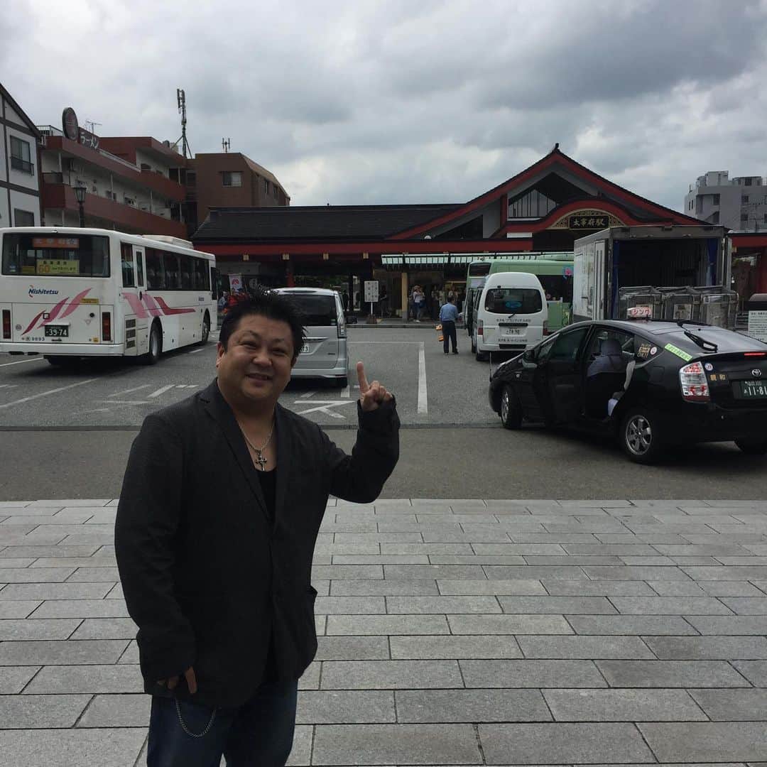 山出雄大さんのインスタグラム写真 - (山出雄大Instagram)「TAIZOファンの皆様お待たせしました。TAIZOの詰め合わせです。お納めください。  #TAIZO #滑舌悪い #首がない #自慢話多い #同い年 #すしざんまい」5月20日 18時04分 - de_yama