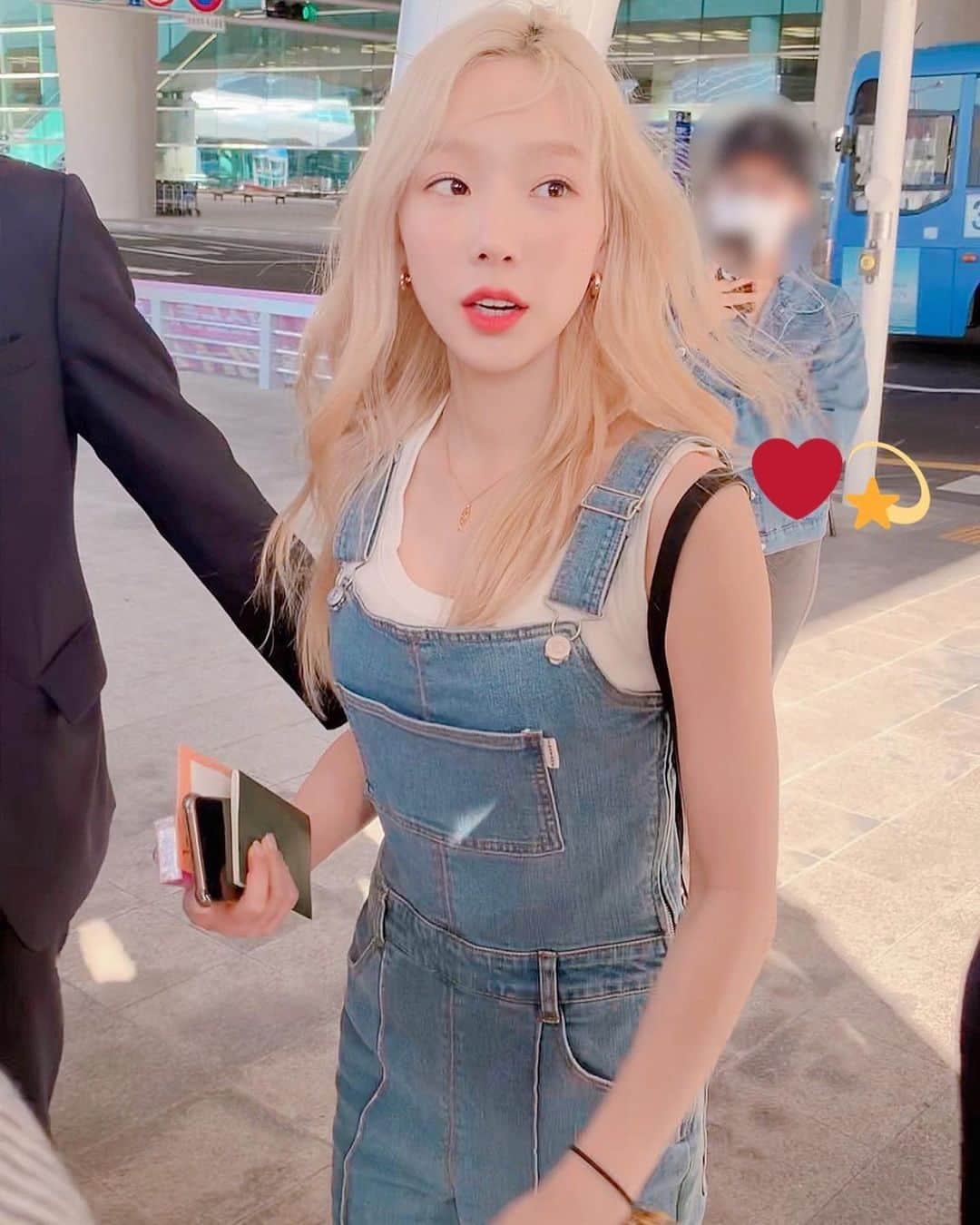 TAEYEONさんのインスタグラム写真 - (TAEYEONInstagram)「@taeyeon_ss 🍑 Cr:___7___m__t #GirlsGeneration 💜 #Taeyeon 💜 #tiffany #sunny #yoona #seohyun #sooyoung #yuri #hyoyeon #taeny #snsd #gg #태연  #tysone #snsd #sone #soshi #แทยอน #taeny #taetiseo #girlgeneration #소녀시대  #AlwaysWithSNSD #태써티율효셩융서 #zero 🐶」5月20日 18時07分 - taeyeondaisy