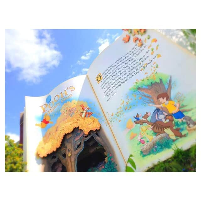 早乙女わかばさんのインスタグラム写真 - (早乙女わかばInstagram)「.﻿ 🌈🏰Disney🏰🌈﻿ ﻿ 大好きな場所❤️✨﻿ 特にイースターは毎年行きたくなります🐰💕﻿ ﻿ 日曜という事で朝8時から入場‼️﻿ ﻿ 日曜にしては比較的空いていたらしく…ほとんどの乗り物に乗れて大満足😍❤️﻿ ﻿ 最近のハマりのプーさんも朝一番にファストパスを取りました🐻💕﻿ ﻿ 昨年のちょうど今頃も退団同期の皆さんとDisneyに来たなぁ…と☺️﻿ 懐かしく思っていました💓﻿ ﻿ その時の写真も✨﻿ 初めてのシェフミッキーで世界のアイドルmickeyにほっぺにキスを💋💕✨﻿ ミニーちゃんともツーショットを🐭💓🐭﻿ ﻿ 何回行ってもDisneyって大好き🥰﻿ 宝塚も何回観ても大好き🥰﻿ ﻿ 同じだなーという想いをブログに綴りました✏️✨﻿ ﻿ そして…﻿ 可愛い可愛いプーさんもお家に連れて帰りました🐻💕笑笑 ﻿ ﻿ #夢の国﻿ #Disney﻿ #宝塚﻿ #プーさん﻿ #大好き❤﻿ #Disney好きと繋がりたい﻿ #従姉妹がインスタ用にって﻿ #撮ってくれたよ🤳」5月20日 18時12分 - s_wakaba.94