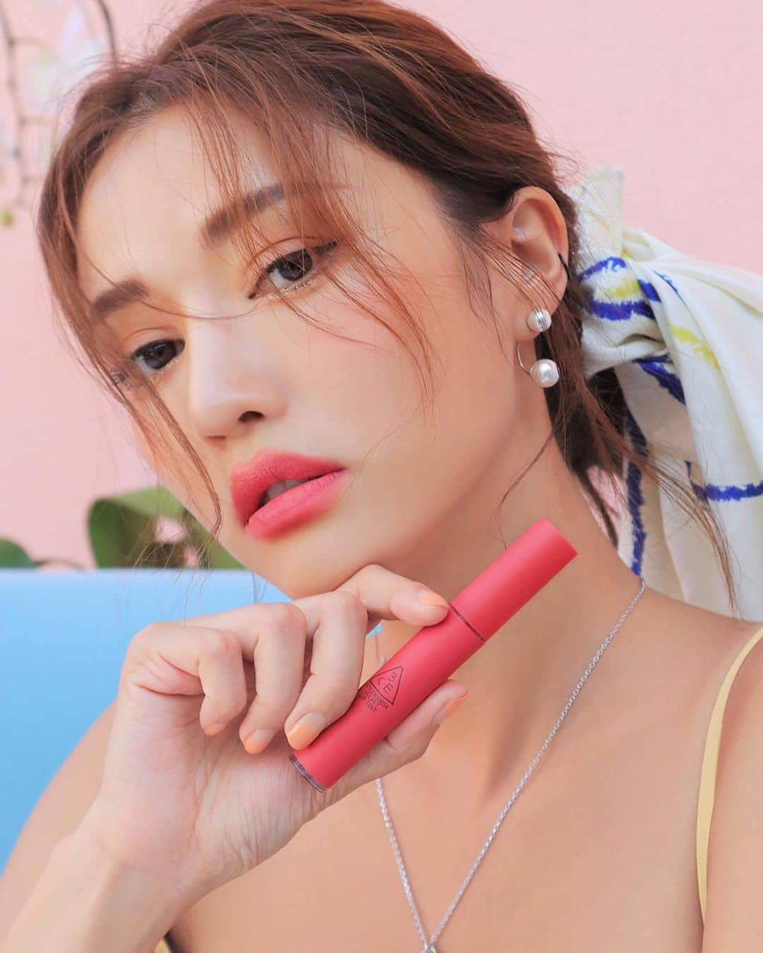 3CE Official Instagramさんのインスタグラム写真 - (3CE Official InstagramInstagram)「3CE VELVET LIP TINT #ENJOY_LOVE 차분하면서도 선명하게 예쁜 브라이트 핑크 컬러💗 #3ce #3cevelvetliptint #pinklips」5月20日 18時24分 - 3ce_official