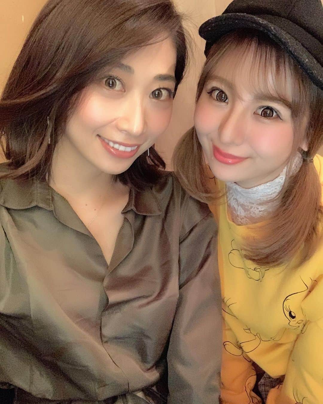 佐々木志織さんのインスタグラム写真 - (佐々木志織Instagram)「#玉乃葉ぐーや の#とろろ鍋 美味しかった✨ 教えてくれてありがと👩‍❤️‍👩 (まさにこのままの髪型👆笑) . #西麻布#裏道#港区女子#ボブ#ヘアスタイル#モデル#パーツモデル#avex#キャスコレ#美ボディ#健康美#トレーニング#トレーニング女子#ボディメイク#ジム#フィットネス#手タレ#脚タレ#高身長女子」5月20日 18時25分 - shiorio118