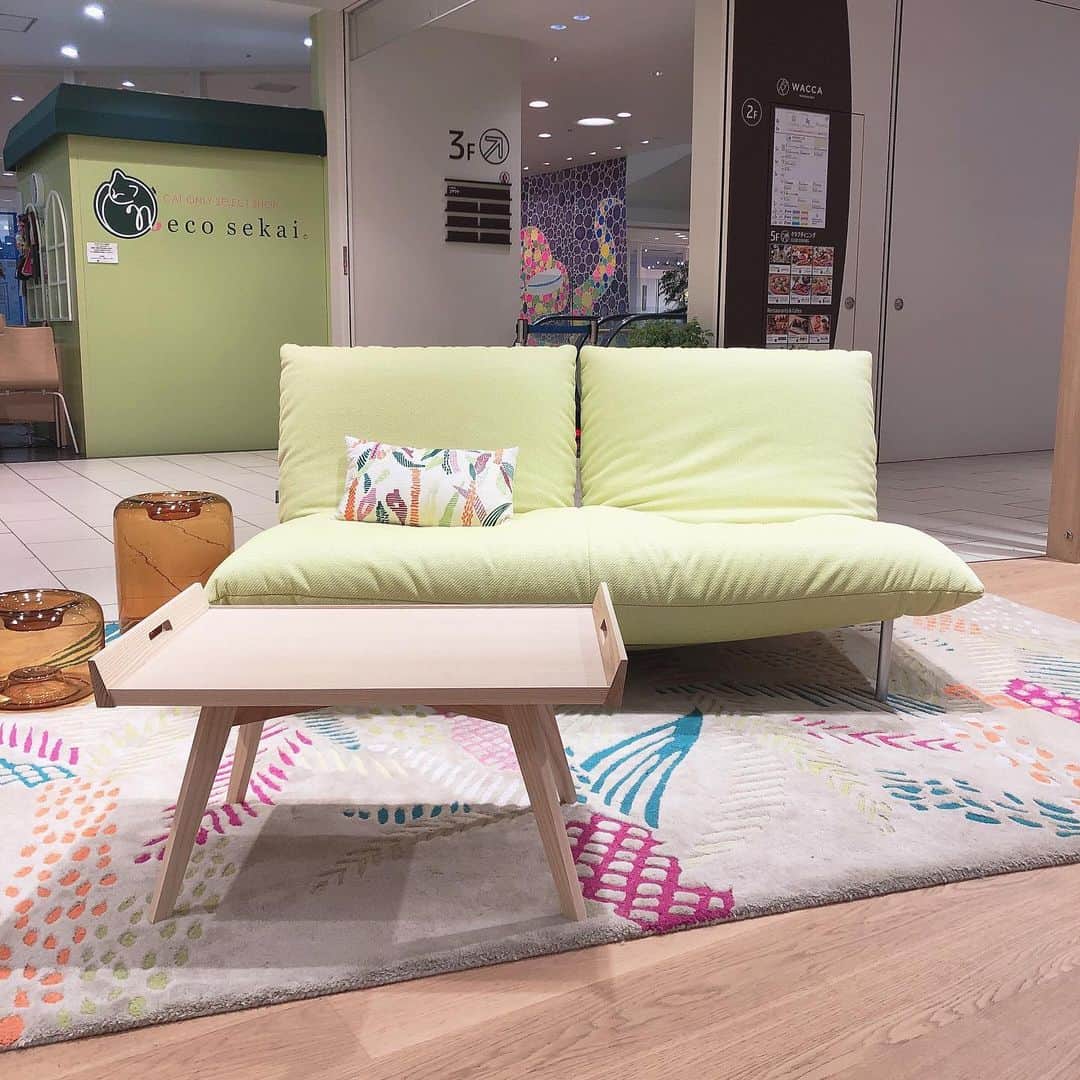 ligne roset shopのグルメインスタ