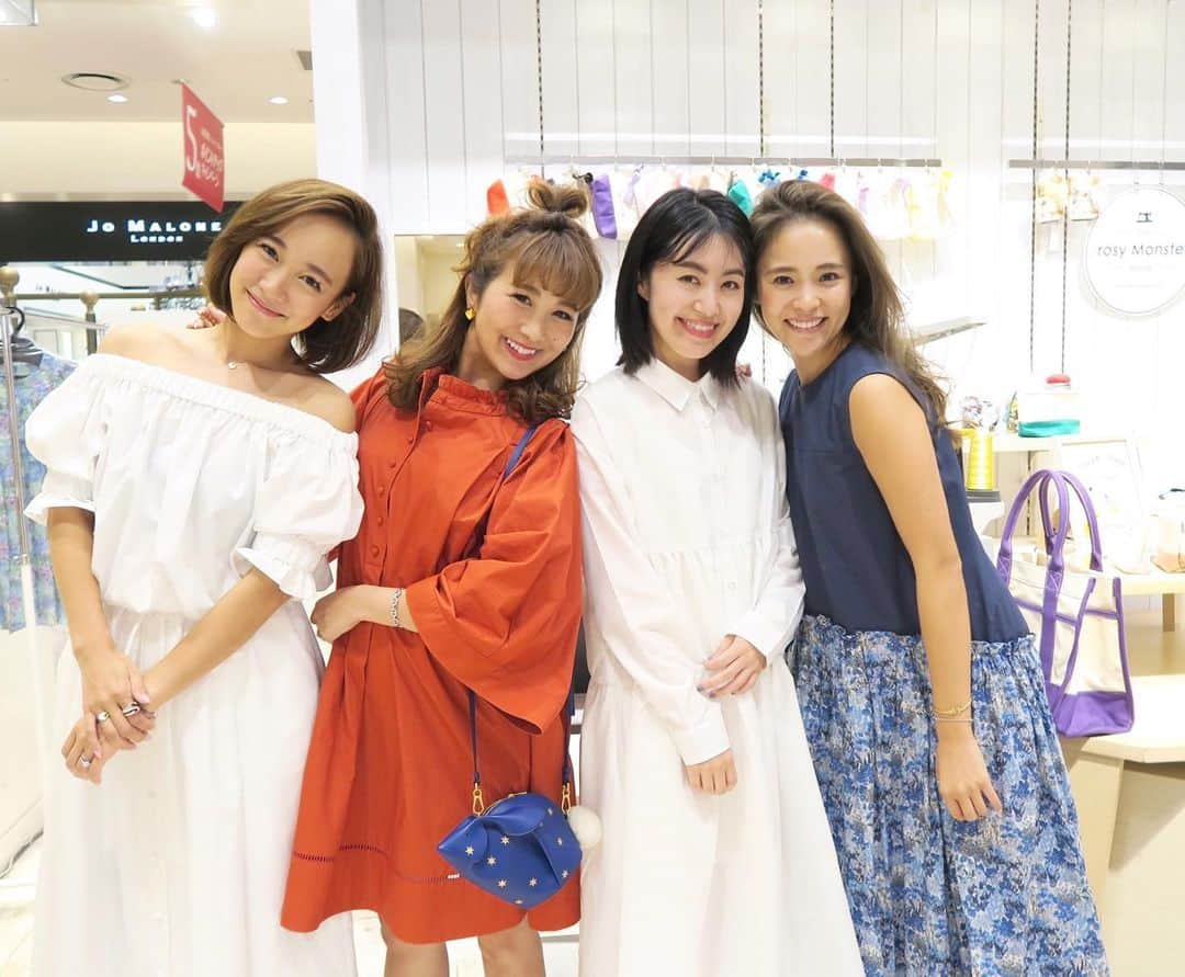 Mai Wakimizuさんのインスタグラム写真 - (Mai WakimizuInstagram)「ルクアイーレで開催中のRosy Monster @rosy_monsterのpopup shopへ＼(^o^)／新調したtofu bagに、"WAKKIN"の刺繍を入れてもらいました♡lunch中ずーっと笑かせてくれた3人、今日も有難うございました♡笑 #rosymonster#ルクアイーレ#大阪」5月20日 18時46分 - wakkin__m