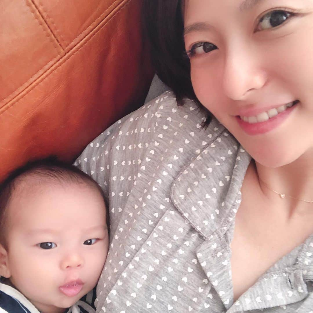 神戸蘭子さんのインスタグラム写真 - (神戸蘭子Instagram)「2人目の写真をほとんど撮ってなかった👶  #2人目育児  #生後2か月 #思い出を残そう」5月20日 19時11分 - ranran0414