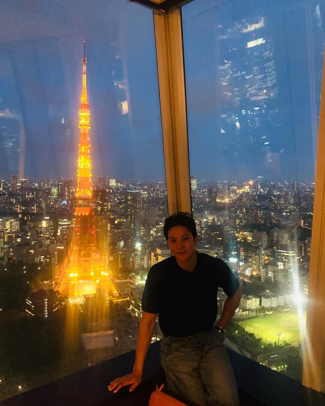 チュウォンさんのインスタグラム写真 - (チュウォンInstagram)「🗼예쁘다」5月20日 19時16分 - zu.won_moon.jun.won