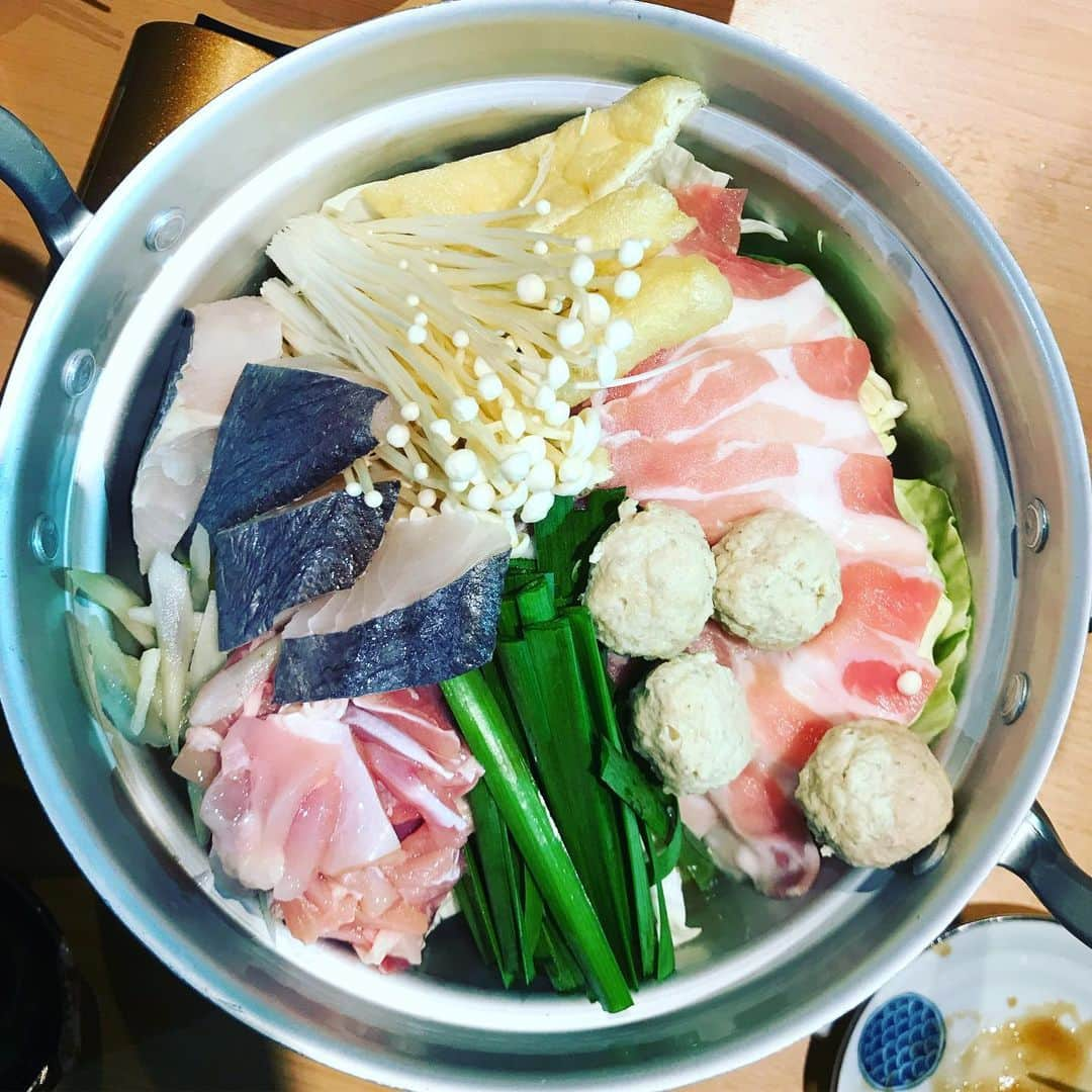 YoYoさんのインスタグラム写真 - (YoYoInstagram)「ちゃんこ鍋ナゥ！！！あぁー美味しそっ♡いただきまぅす。(°▽°) #ちゃんこ鍋」5月20日 19時28分 - yoyo_soffet