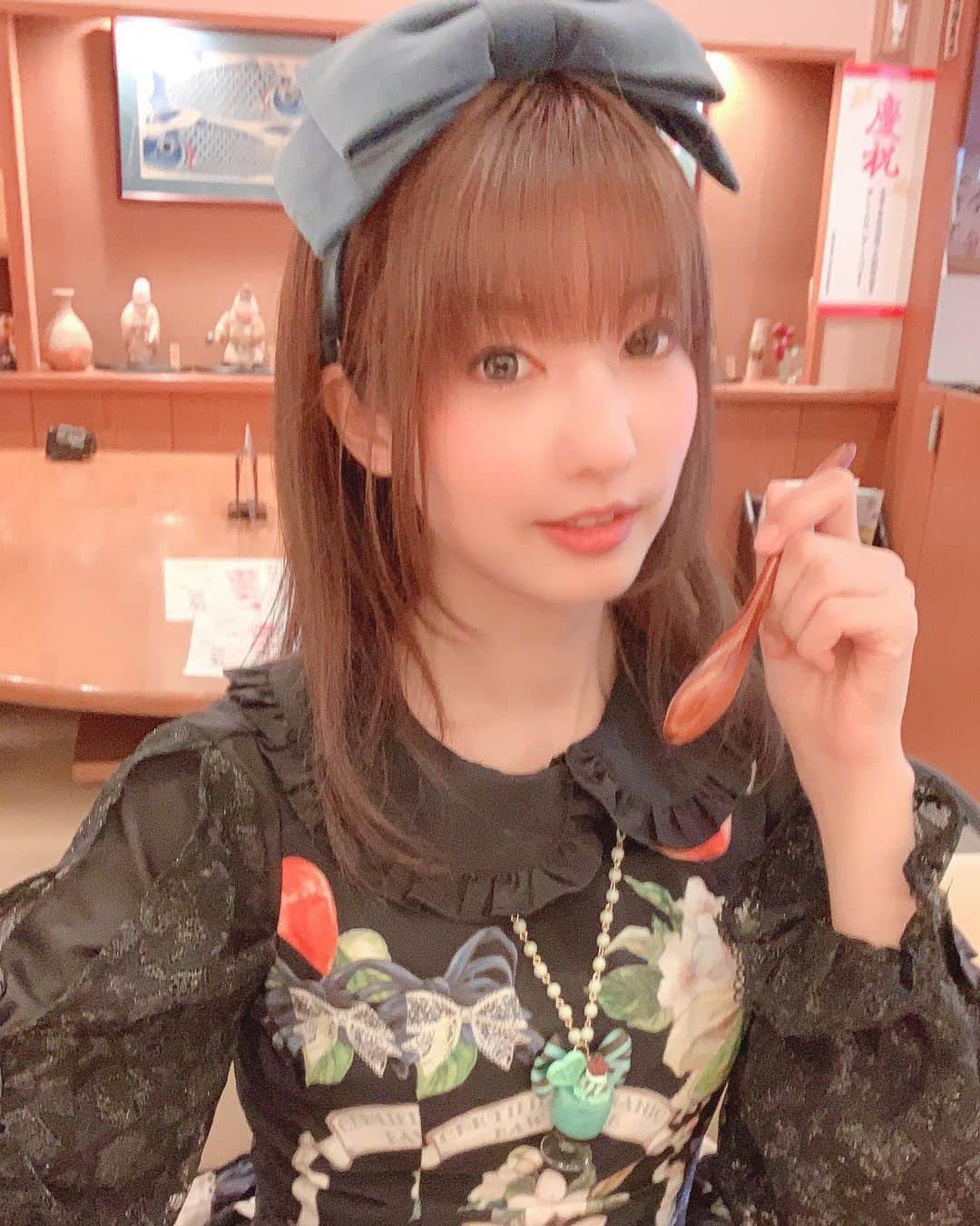 渚のインスタグラム：「in巣鴨☺️💕💕 ヘアバンド:Ange ジャンスカ:LIEF ネックレス:HEXENHAUS ブラウス:Little Dipper  #todayful #gothiclolita #lolita #love #selfie #instagood」