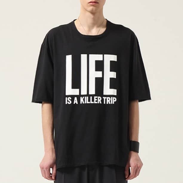 ウィザードのインスタグラム：「2019 SUMMER COLLECTION  デリバリー間近  先行受注開始 WIZZARD OFFICIAL WEB STORE  https://wizzard.stores.jp/  72/2 ハイゲージ天竺 ガス焼き（コットン特有の表面の毛羽を落とす加工）を施したハイゲージ天竺を使用  MATERIAL : 100% COTTON  #wizzard_fac #wizzard #fashion #tokyofashion #streetfashion #fashionphoto #streetwearbrand  #streetwearaddicted #radiohead #ウィザード #メンズファッション #ファッション #モード #モード系ファッション」