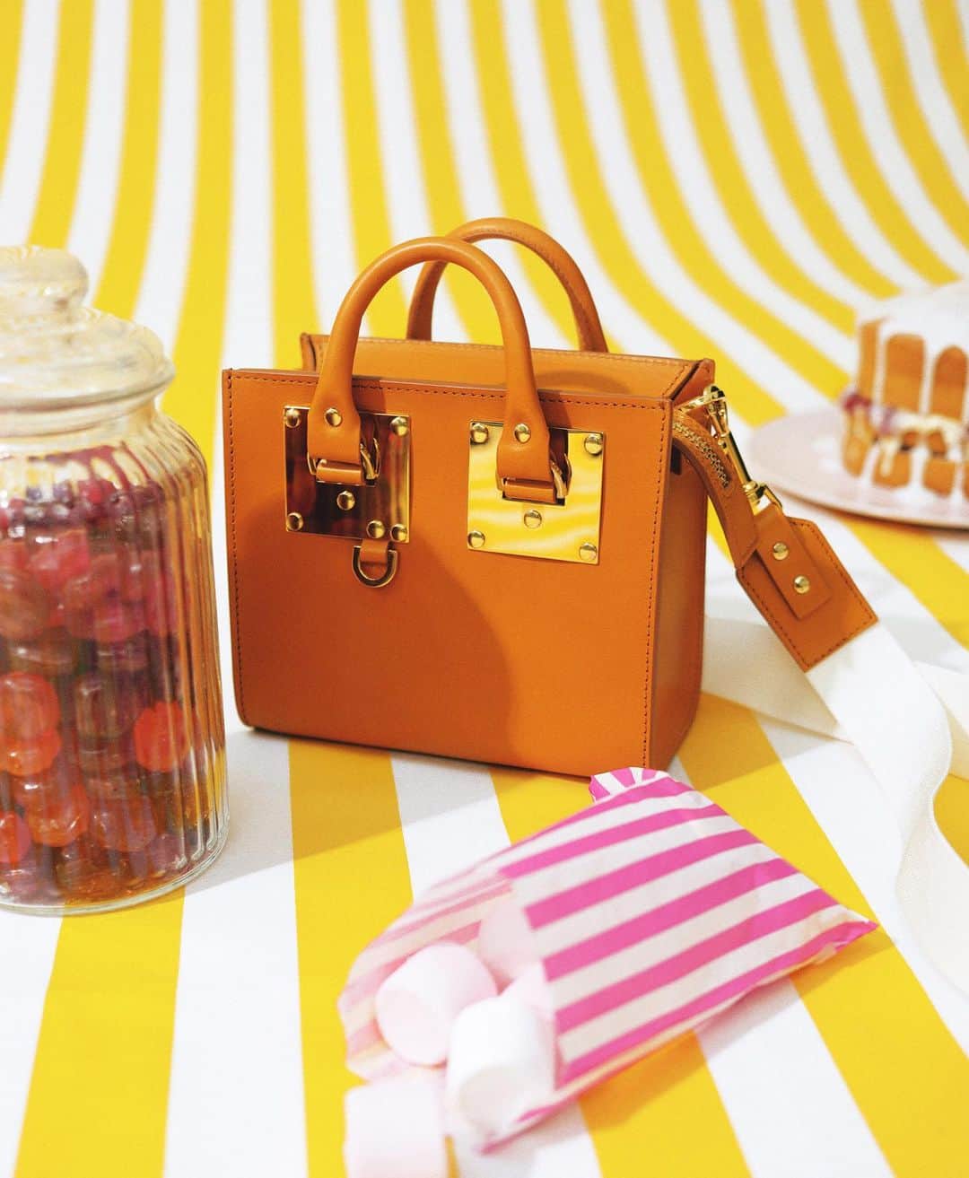 Sophie Hulmeさんのインスタグラム写真 - (Sophie HulmeInstagram)「The toffee box! 🍭Sweet things. The Albion Box in Toffee.」5月20日 19時38分 - sophie_hulme