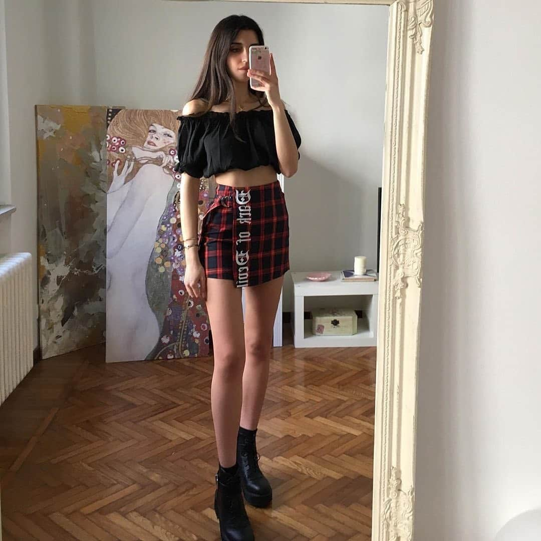 Angel™さんのインスタグラム写真 - (Angel™Instagram)「OOTD. Which item would you add to your shopping list? credit @mari_malibu 🎁 Where to Buy Pants of Outfit 1? 👉🏻 link in my bio or dress-as.com 👈🏻 (Brand is tagged) . #americanstyle #ootd #style #fashion #outfit #onlineshopping 😍😍」5月20日 19時50分 - americanstyle