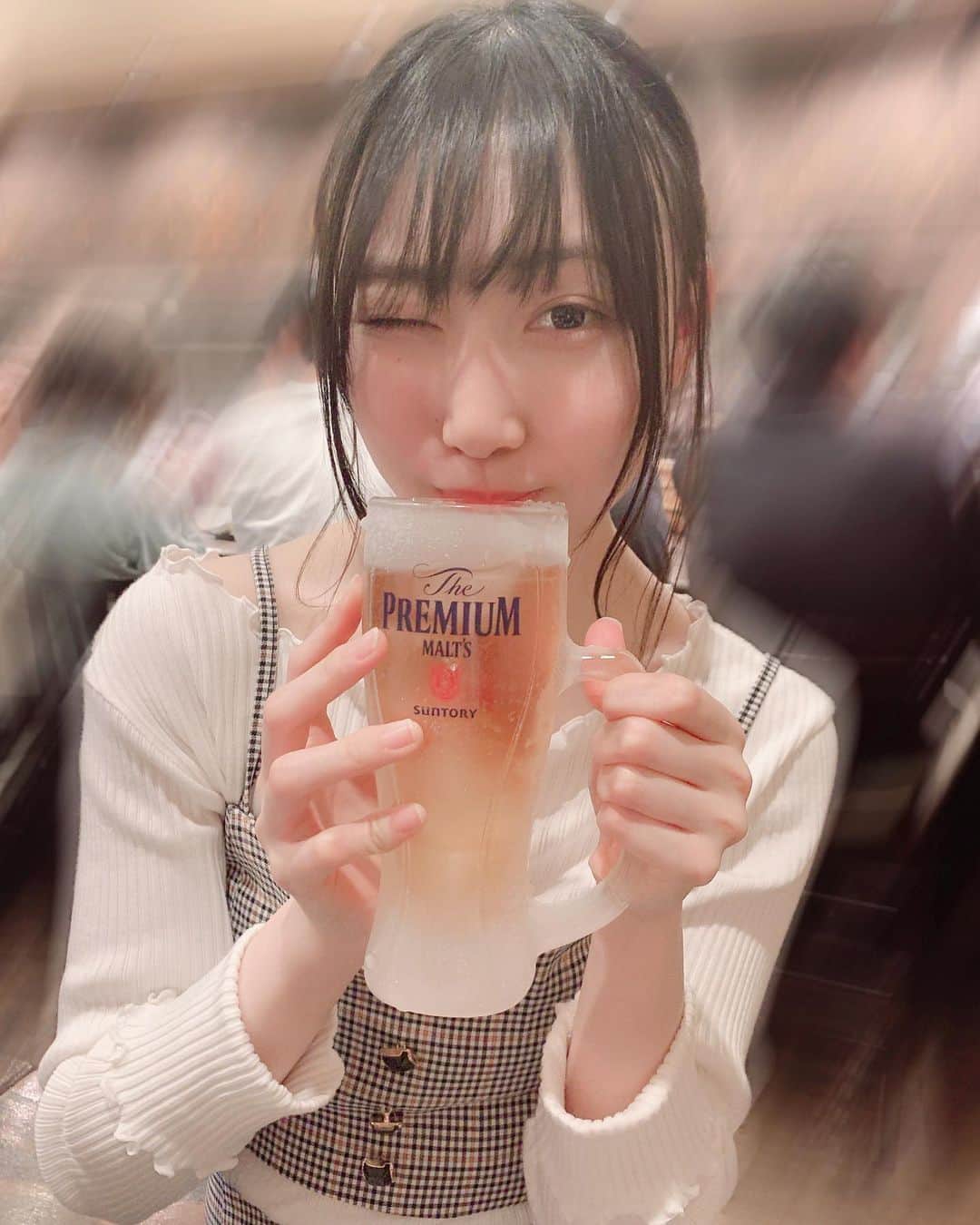 白井琴望さんのインスタグラム写真 - (白井琴望Instagram)「. 前回に引き続き凍らせたウーロン茶です。笑. . 一緒に飲んでる風」5月20日 19時49分 - _shirai_kotono